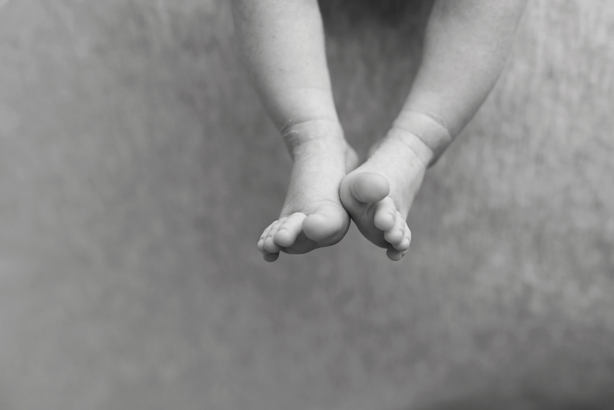 James-Island-Newborn-Photographer-Following-Seas-Photography-FSP_1648BW copy.jpg