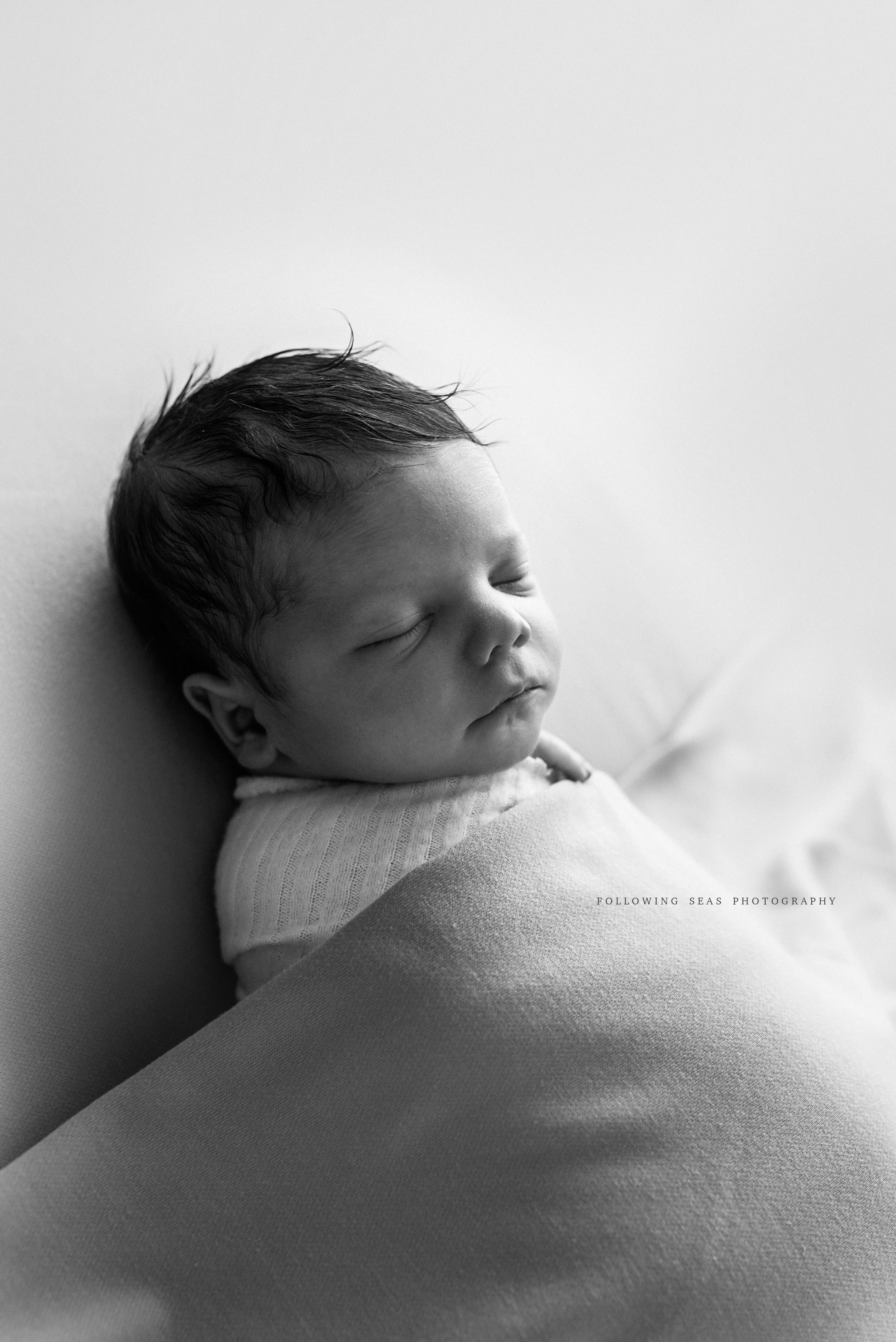 Charleston-Newborn-Photographer-Following-Seas-Photography-FSP_9619BW.jpg