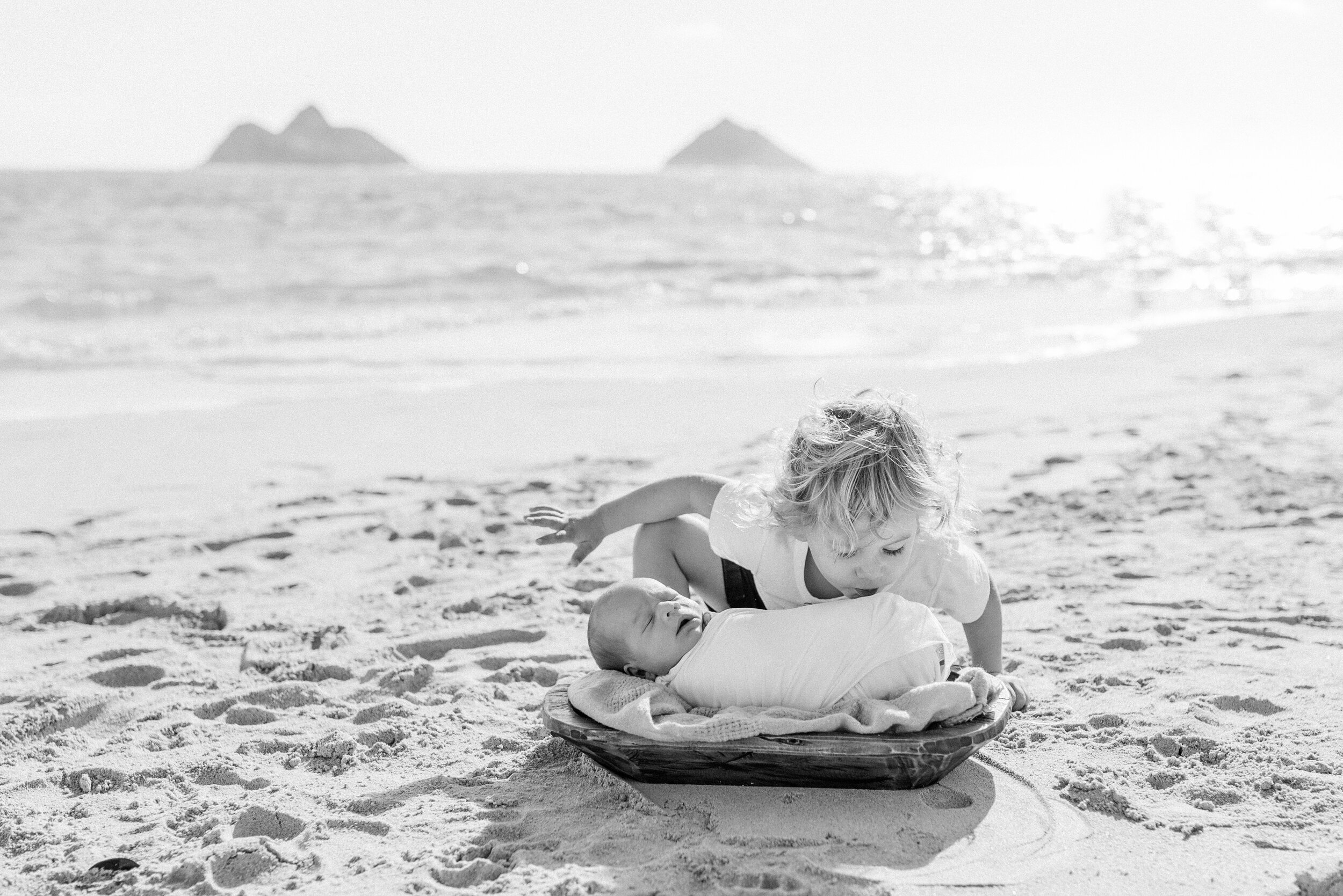 Kailua-Newborn-Photographer-Following-Seas-Photography-FSP_3123BW copy.jpg