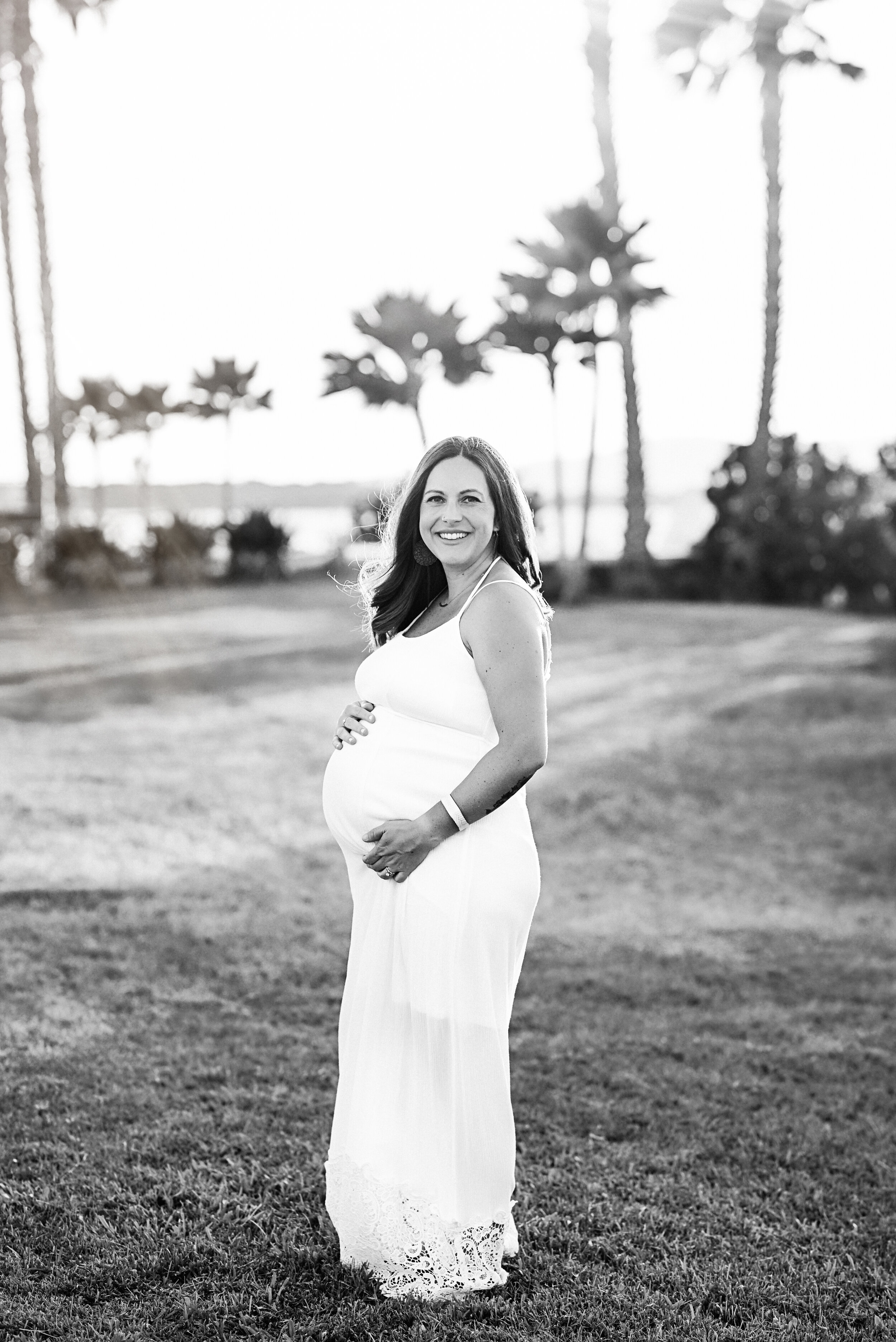 Ford-Island-Maternity-Photographer-Following-Seas-Photography-FSP_2327BW copy.jpg