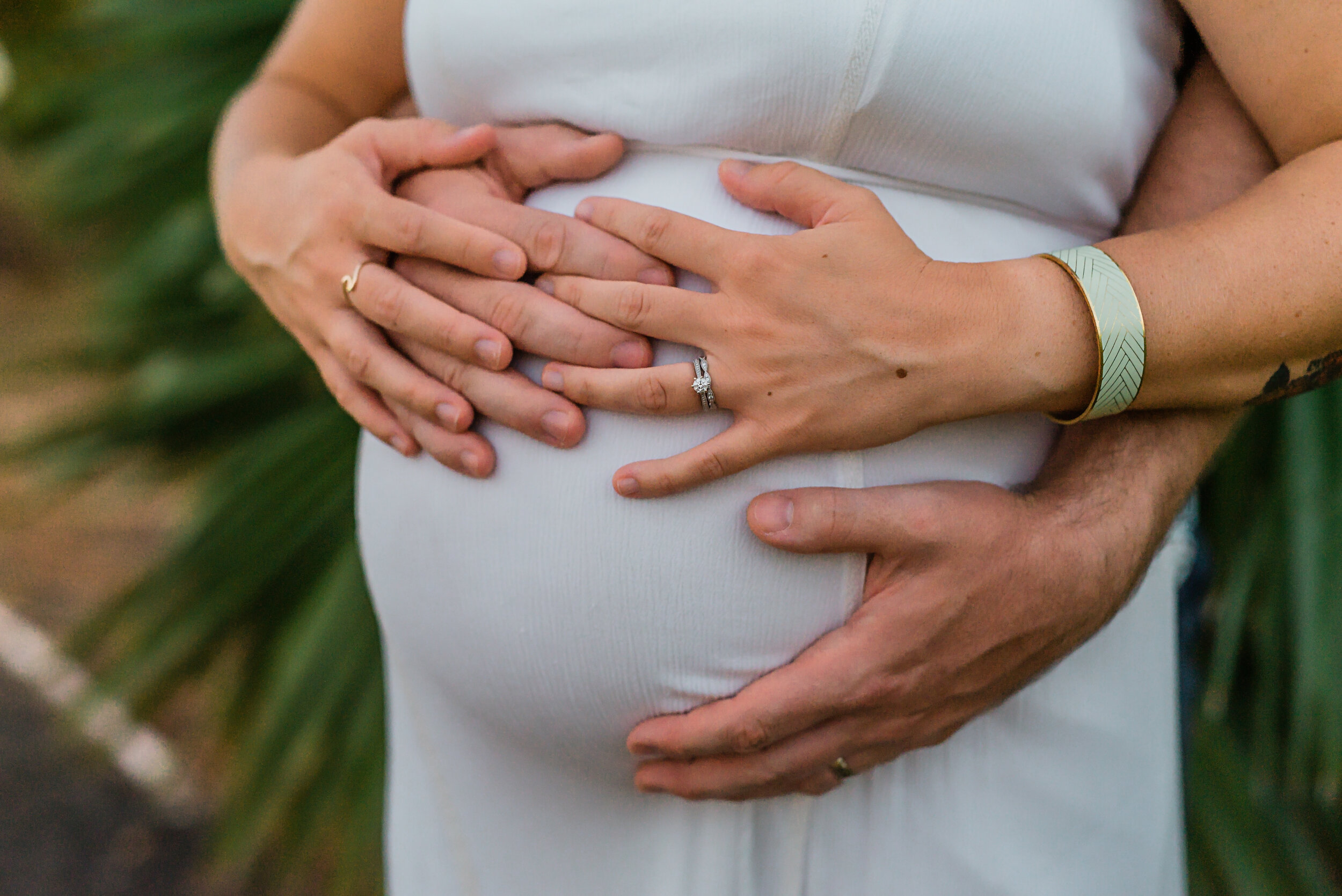 Ford-Island-Maternity-Photographer-Following-Seas-Photography-FSP_3398 copy.jpg