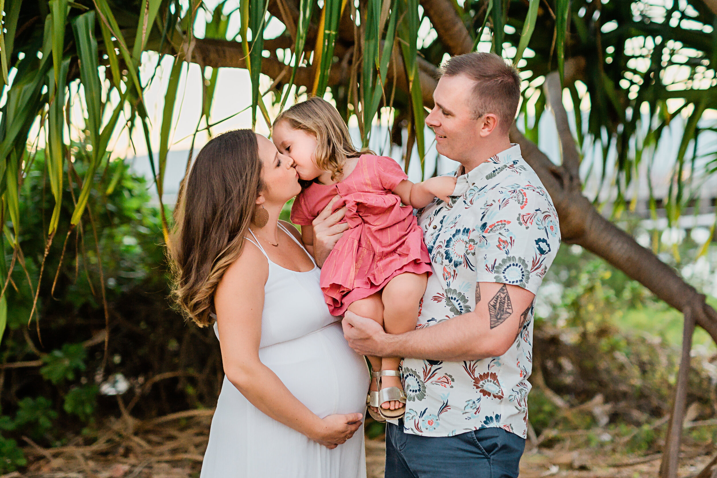 Ford-Island-Maternity-Photographer-Following-Seas-Photography-FSP_3298 copy.jpg