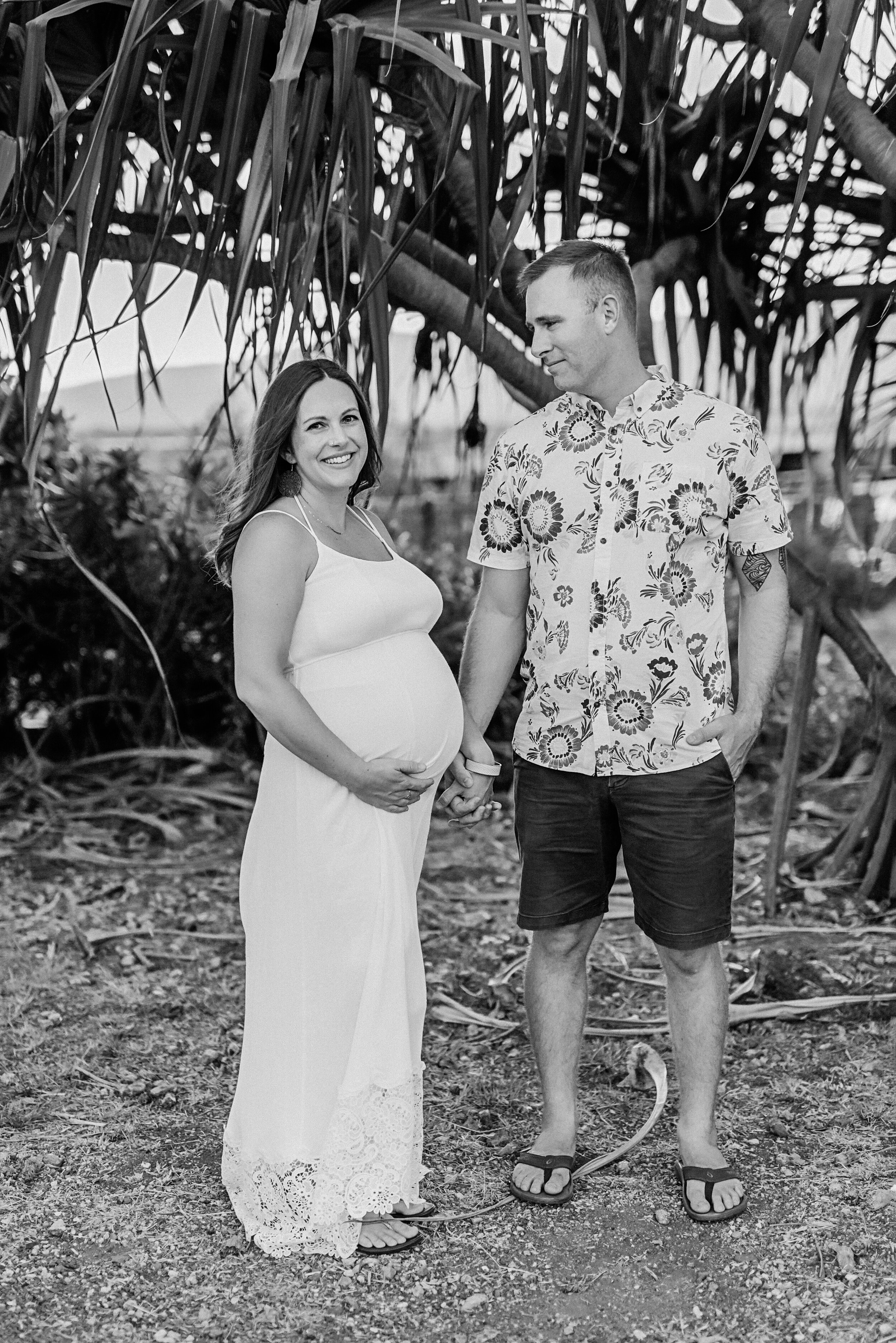 Ford-Island-Maternity-Photographer-Following-Seas-Photography-FSP_3269BW copy.jpg