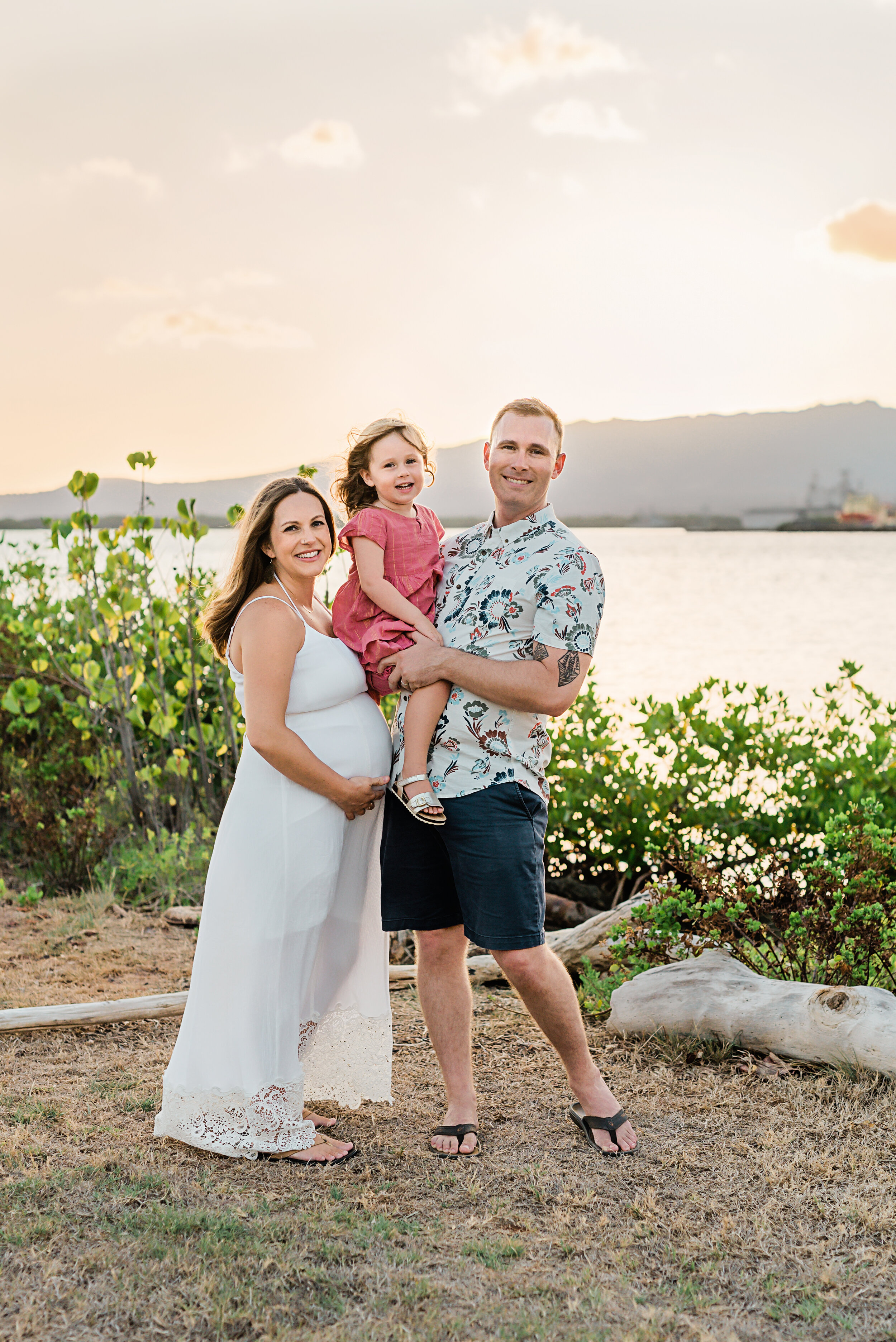 Ford-Island-Maternity-Photographer-Following-Seas-Photography-FSP_3079 copy.jpg