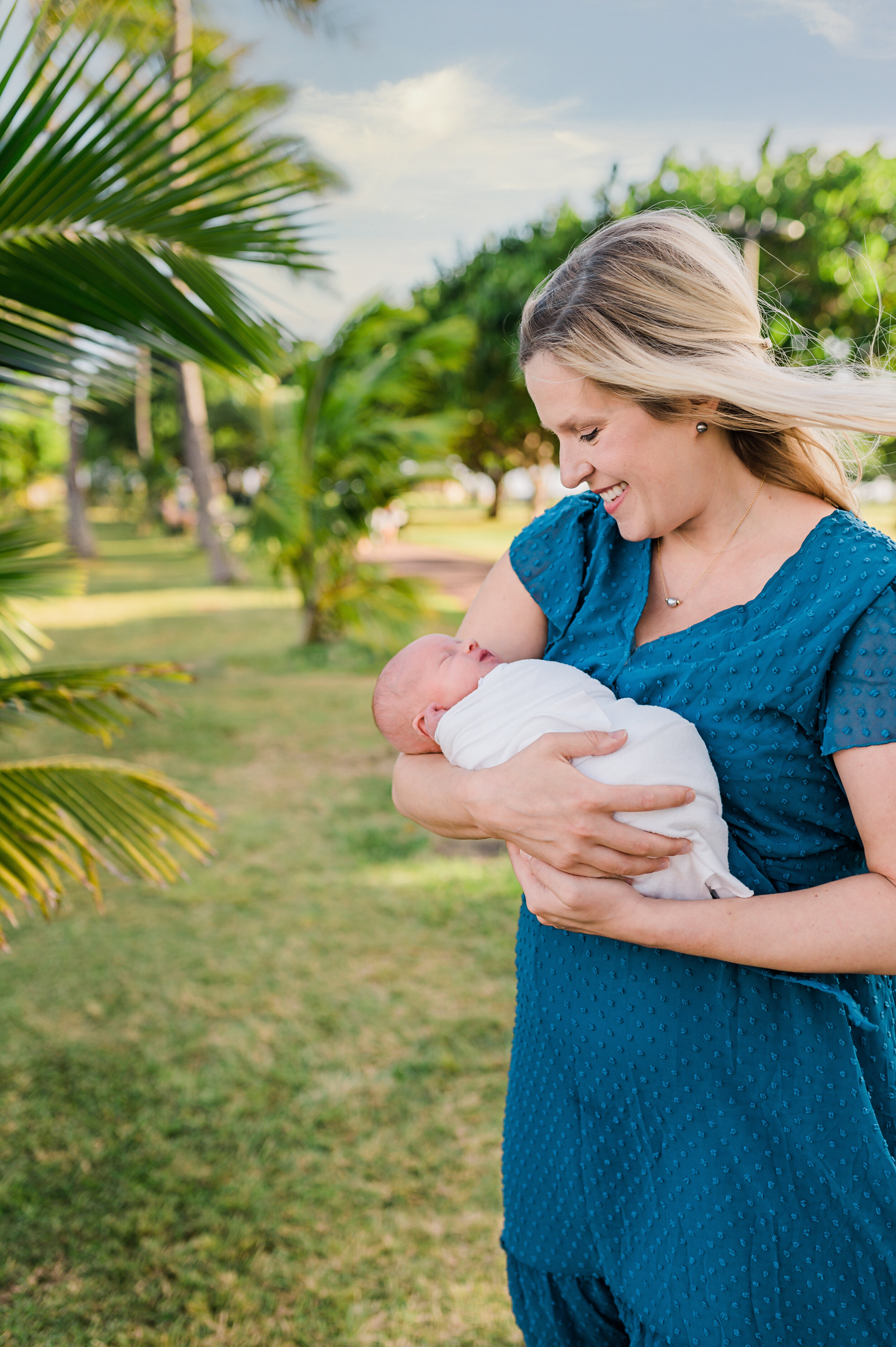 Hawaii-Newborn-Photographer-Following-Seas-Photography-7573copy.jpg