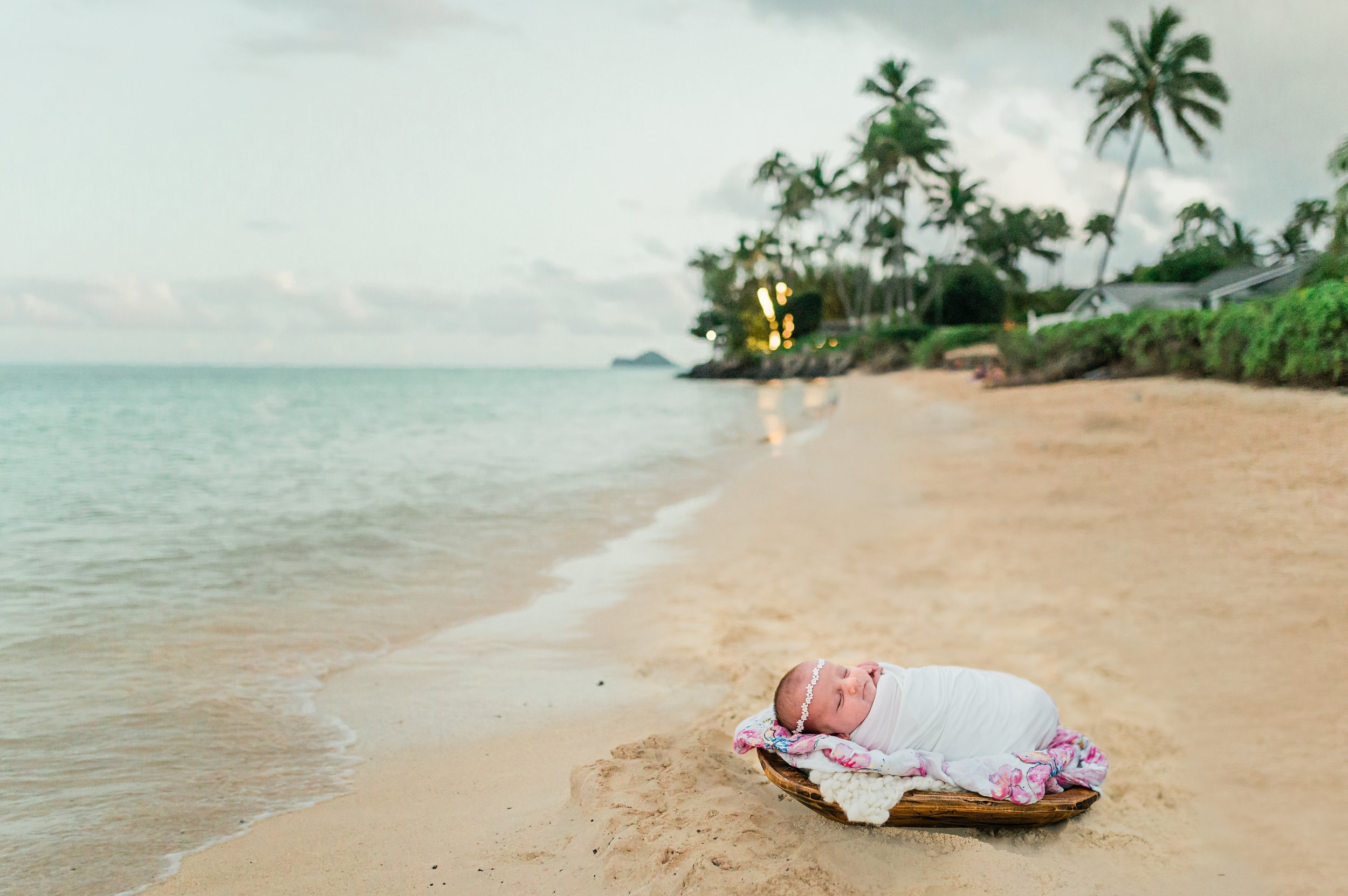 Lanikai-Newborn-Photographer-Following-Seas-Photography-2 copy.jpg