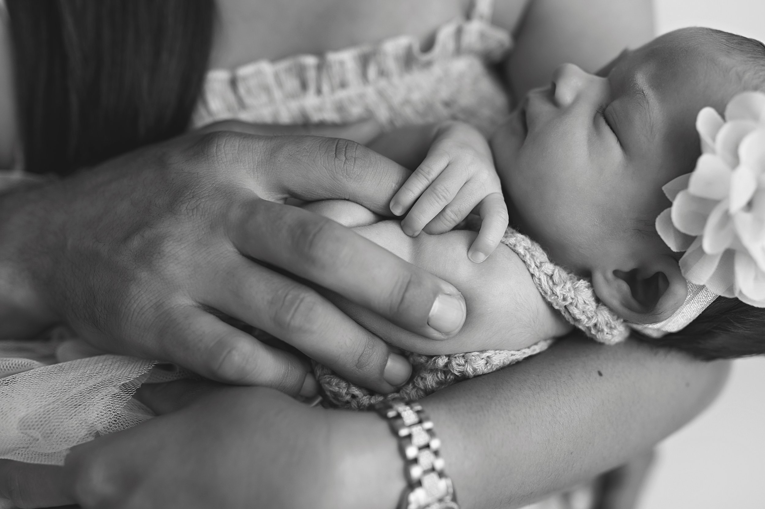 Hawaii-Newborn-Photographer-Following-Seas-Photography-FSP_7939BW copy.jpg