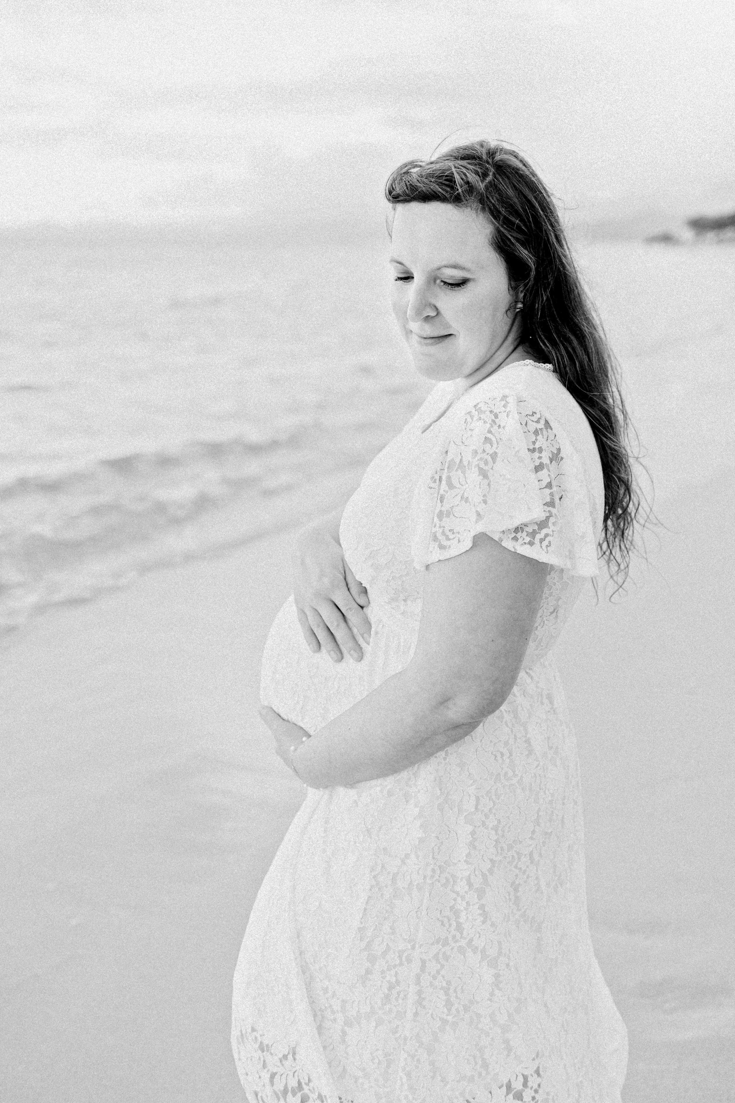 Oahu-Maternity-Photographer-Following-Seas-Photography-6309BW copy.jpg