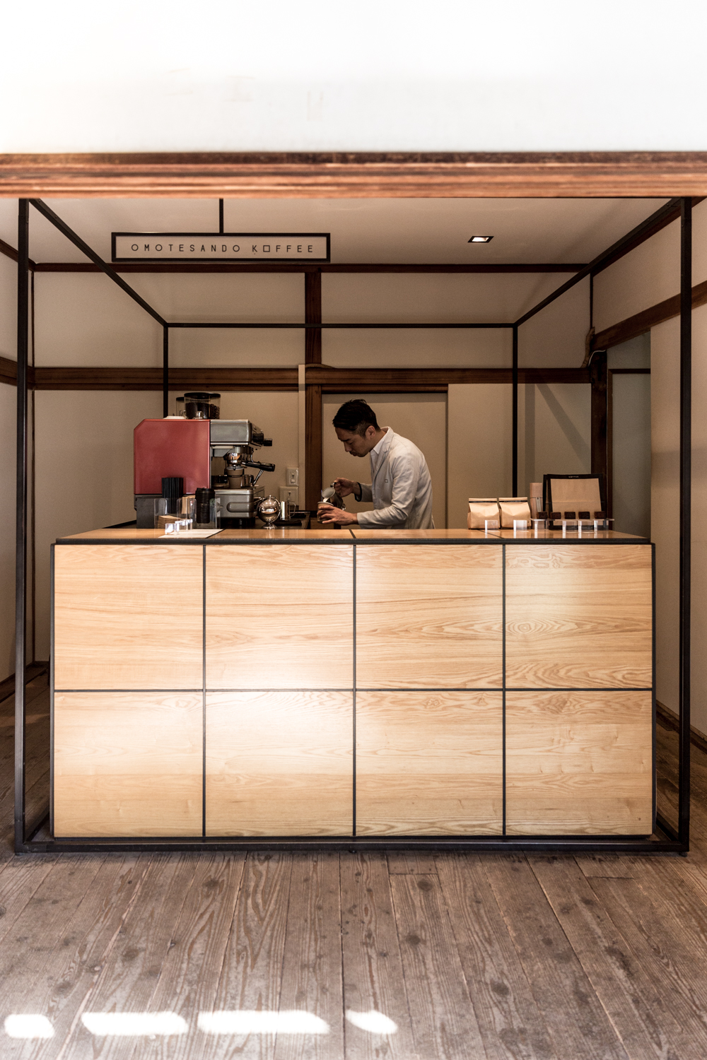 The genius interior of Omotesando Koffee