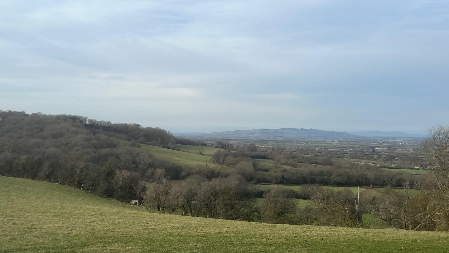 Cotswold views and sheep. 🐑 #cotswolds #sundownlodge @boltholeretreats