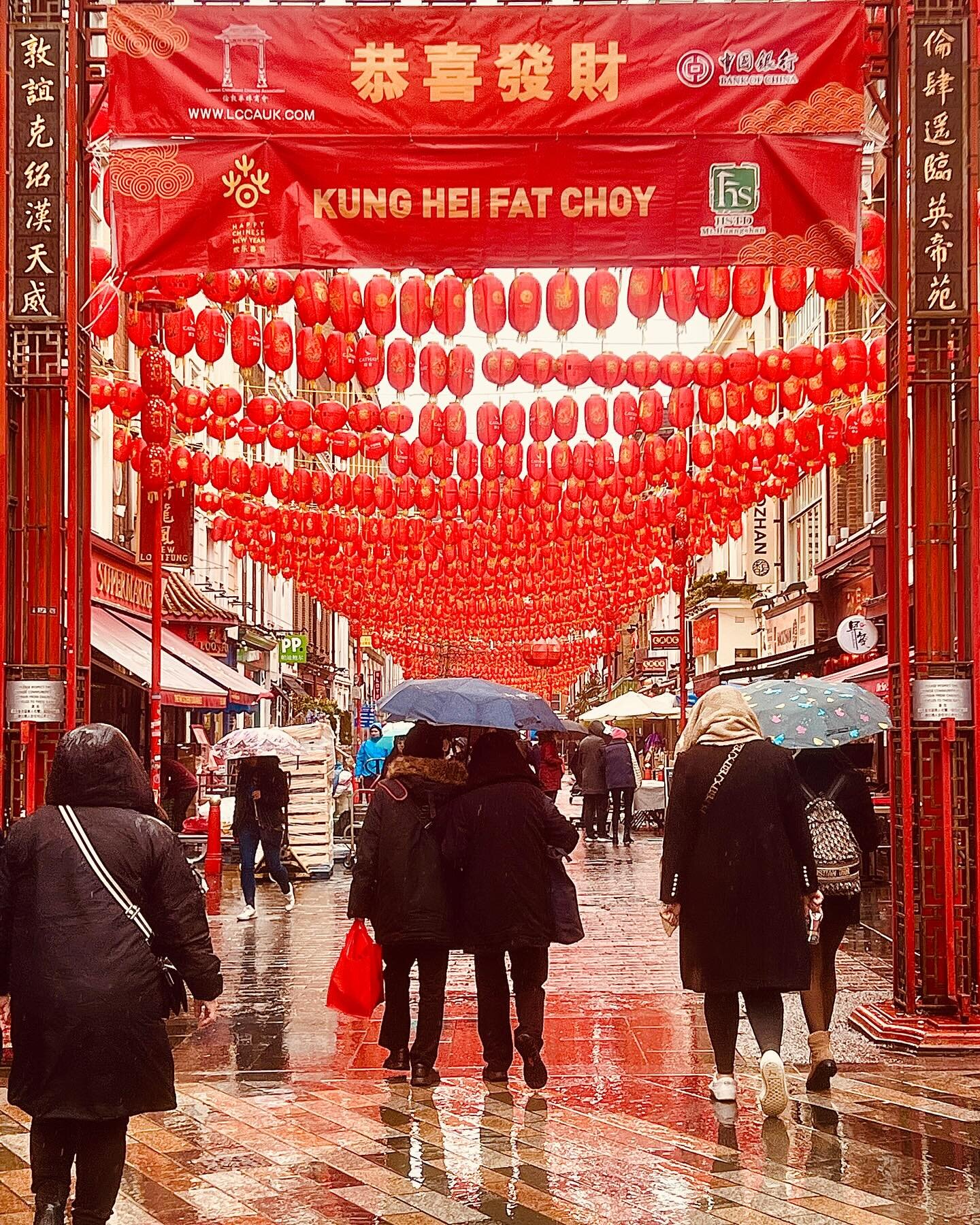 Expected Red Theory? 🤔 #IYKYK #unexpectedredtheory #red #chinatown #london #productiondesignerontour