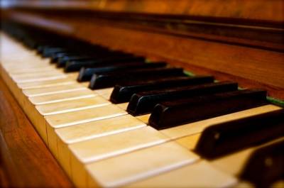 piano close up.jpg