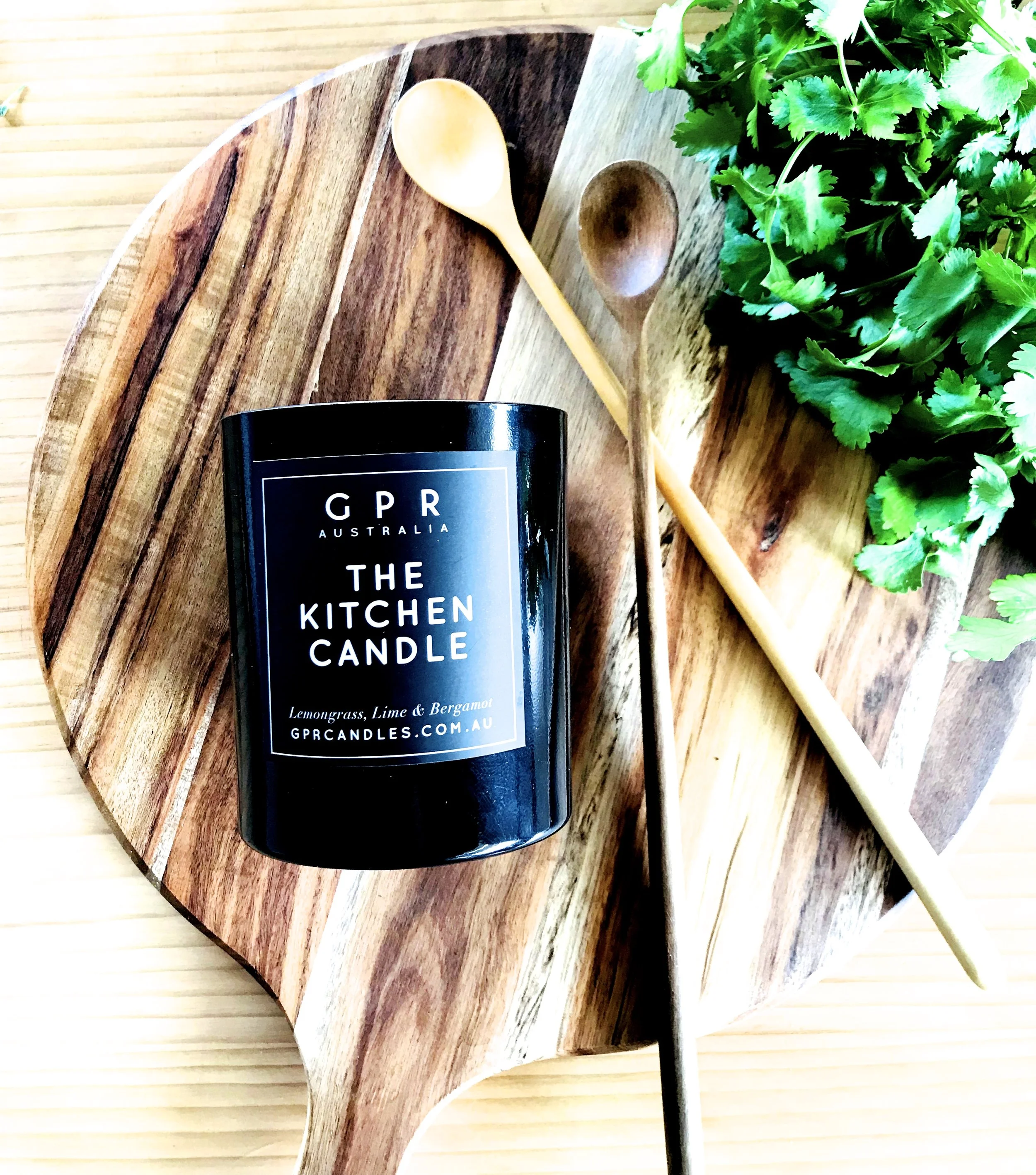 THE KITCHEN CANDLE |  The chef's companion