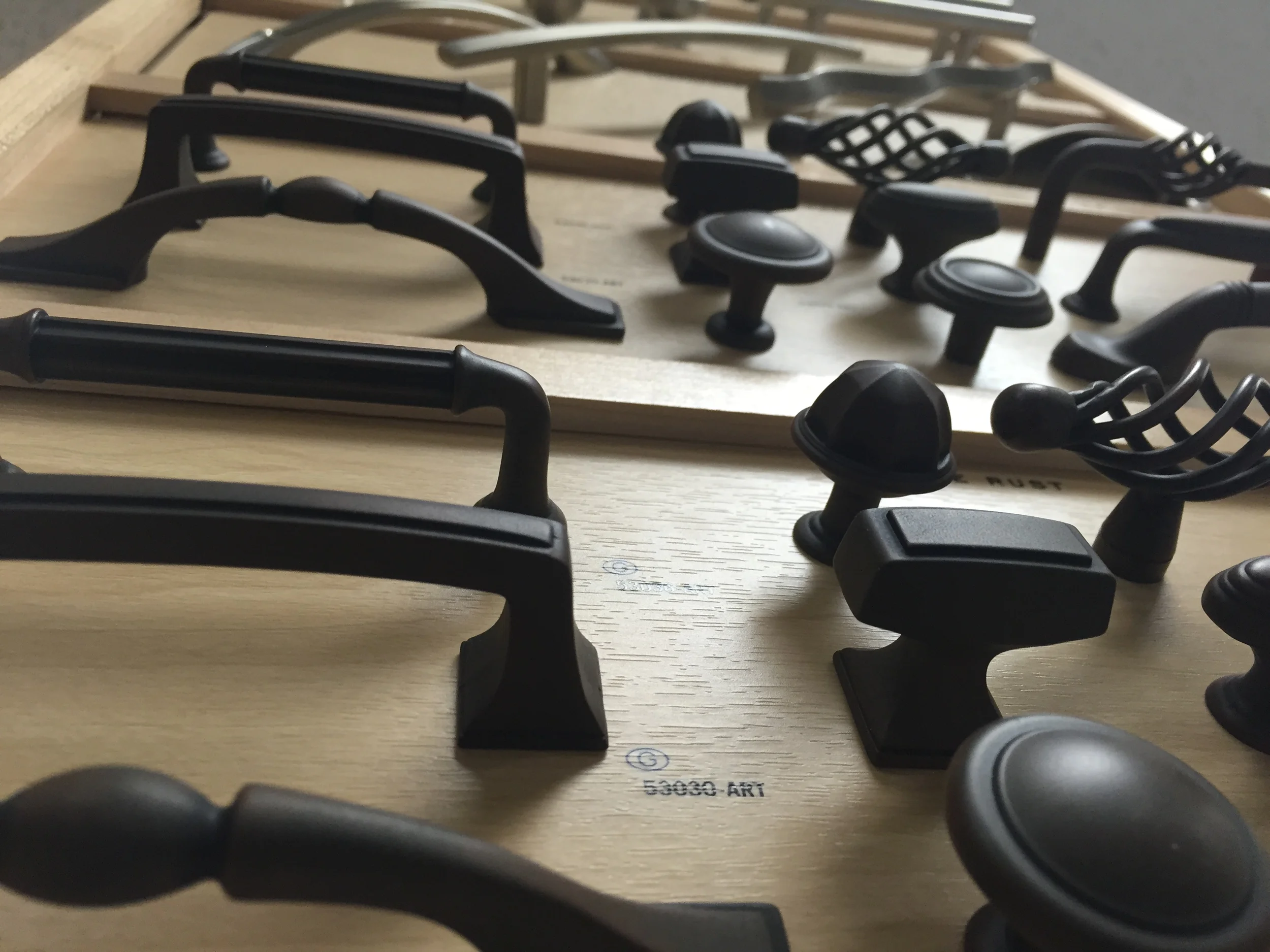 Hardware: Not only can we replace your old, worn out hinges, we can also help you find the perfect style of knobs or pulls to reflect your unique personalty and taste.