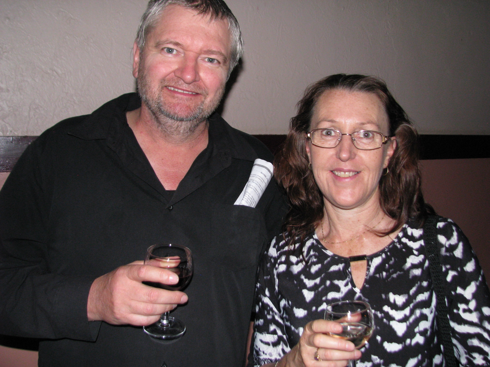 John and Sue Williams enjoy the wine provided by sponsor Steins Wines.JPG