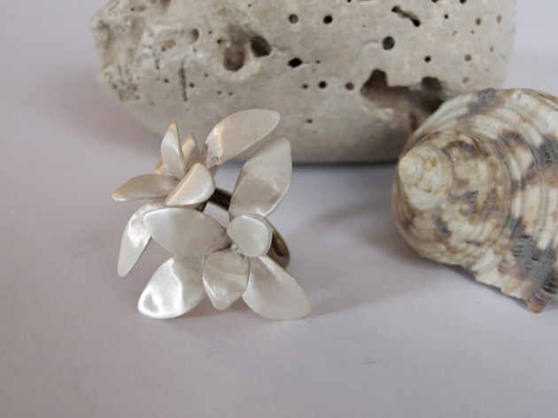 37 Wild flower ring.jpg