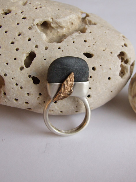 87 Pebble & leaf ring no.54.jpg