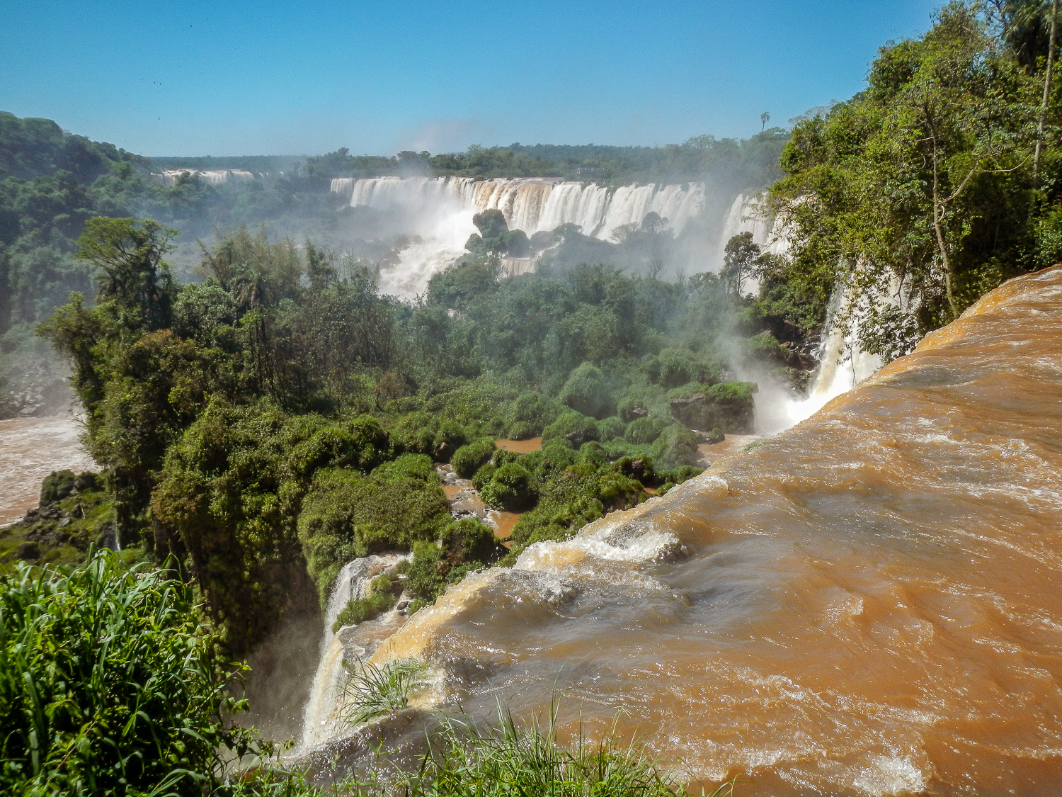  Iguazu Falls 