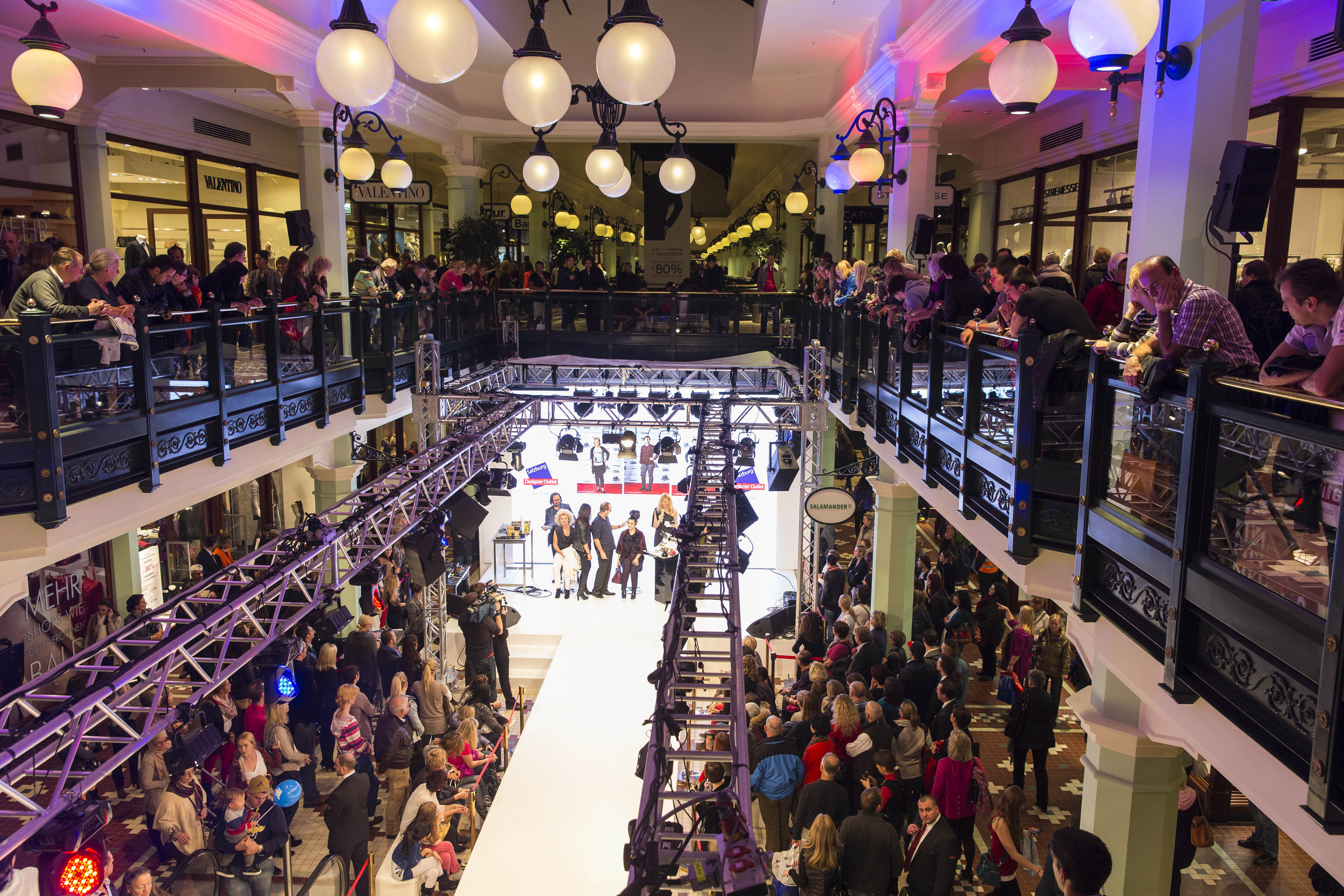 McArthurGlen Designer Outlet Salzburg - Eröffnungsevent sowie jährl. Late Night Shopping - 2009 bis 2013 als Projektleitung&nbsp;der Agenturen Competition Partner Prom. GmbH + redpack comm. gmbh