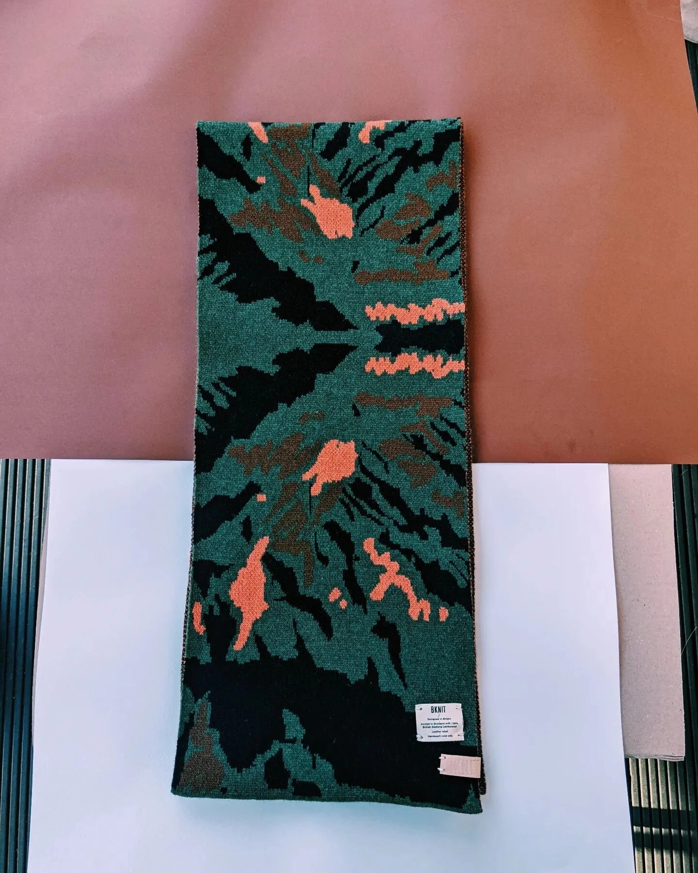 Back in stock!

hunter orange, landscape green and woody brown scarf

#scarf #winterwarmer #madeinscotland #geelonglambswoolscarf