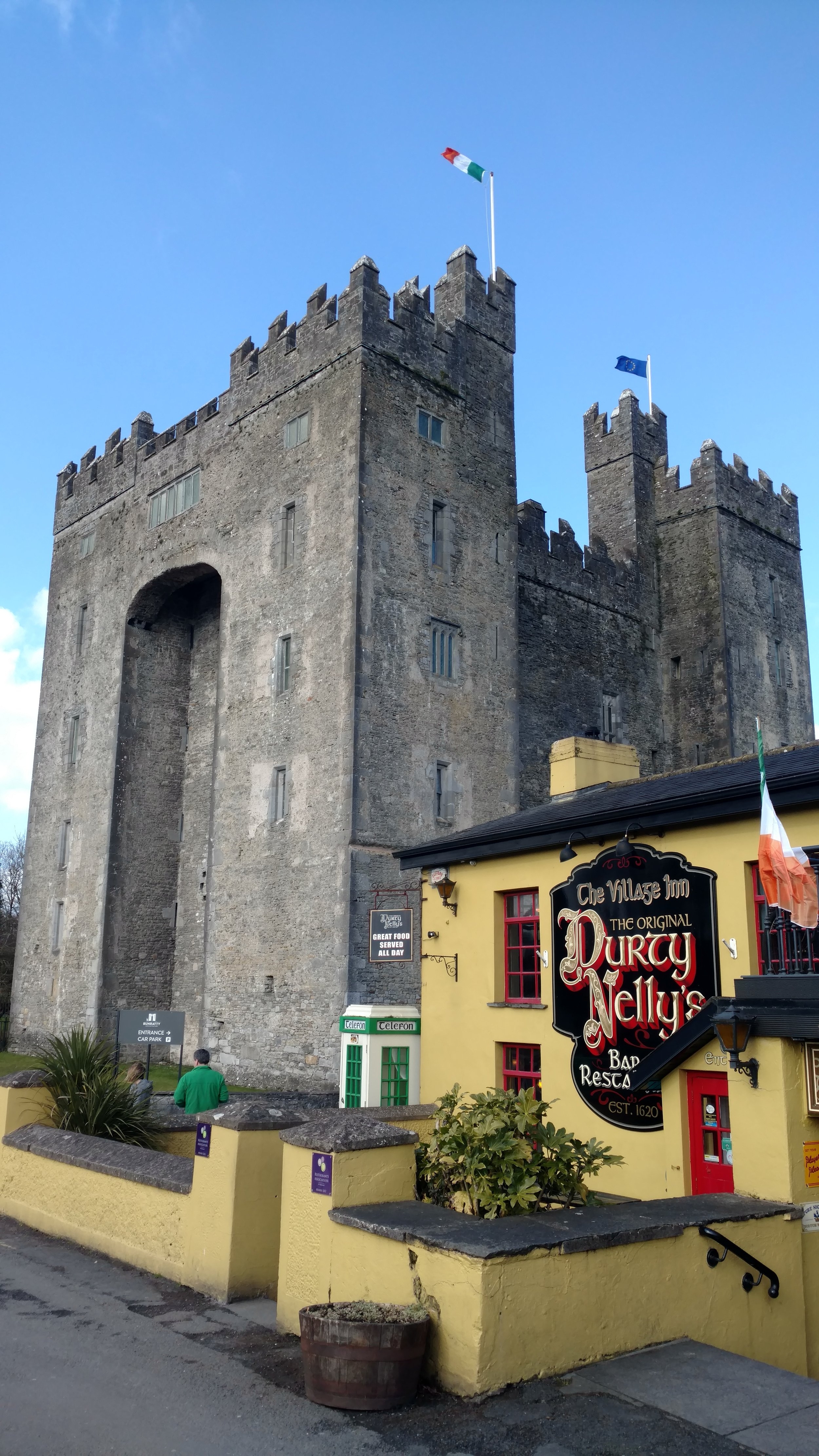 Bunratty Castle and Durty Nelly's, Bunratty
