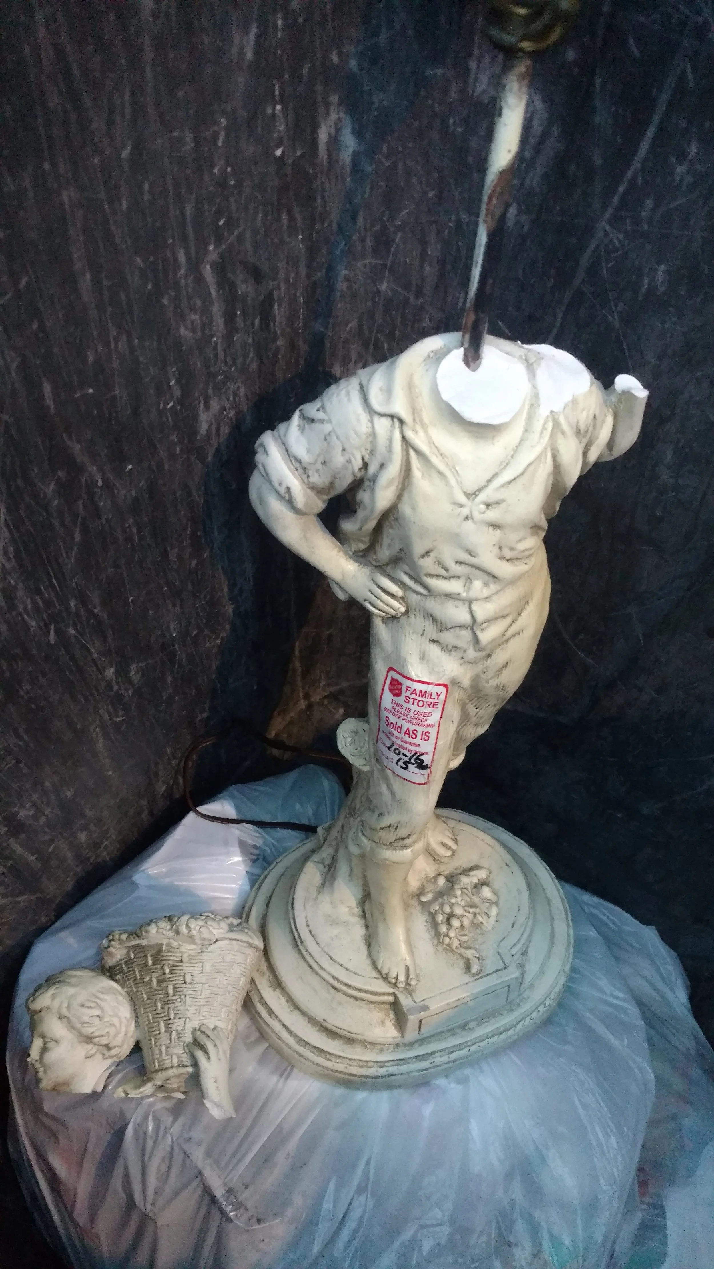 The broken lamp.jpg
