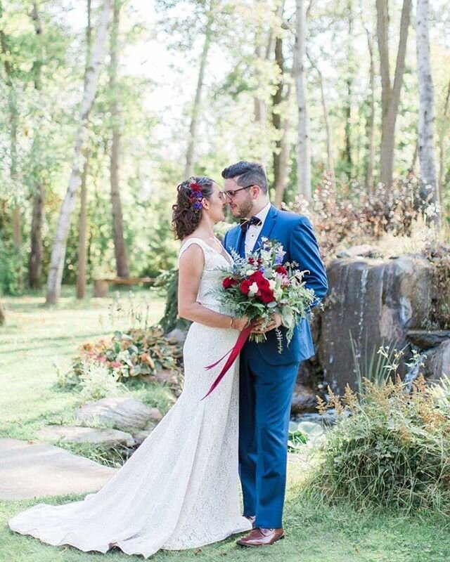 Beautiful backdrop under the birch trees at @hollandmarshwineries 
One of our favorites ♡ 
Now booking 2021 &amp; 2022 weddings 
Inquire today 
#barrieflorist #muskokaflorist #torontoflorist