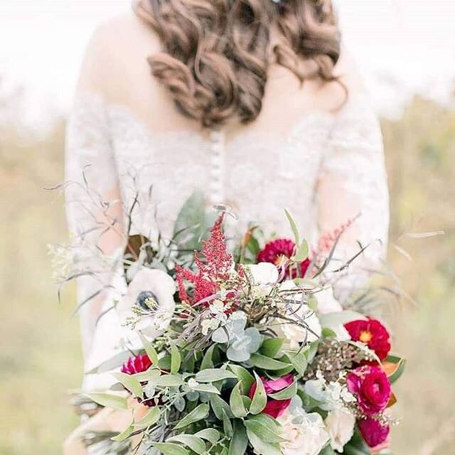 Simplicity &amp; Elegance 
@greatheightsphoto

#barrieflorist #torontoflorist #muskokaflorist #smallbusiness