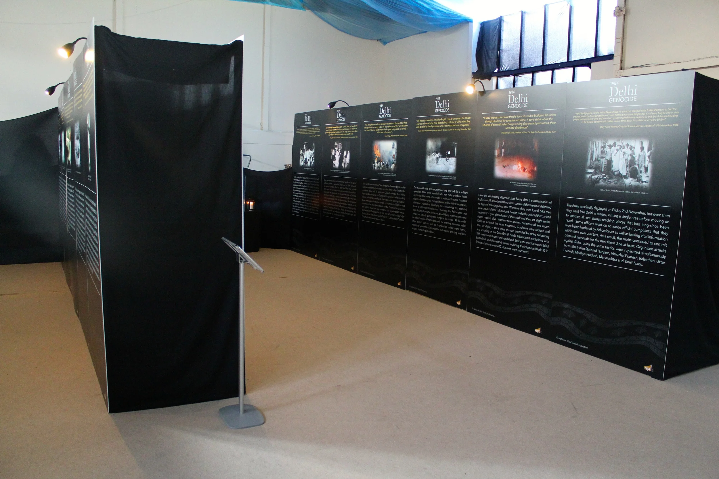 Candle in the Dark Exhibition05.jpg