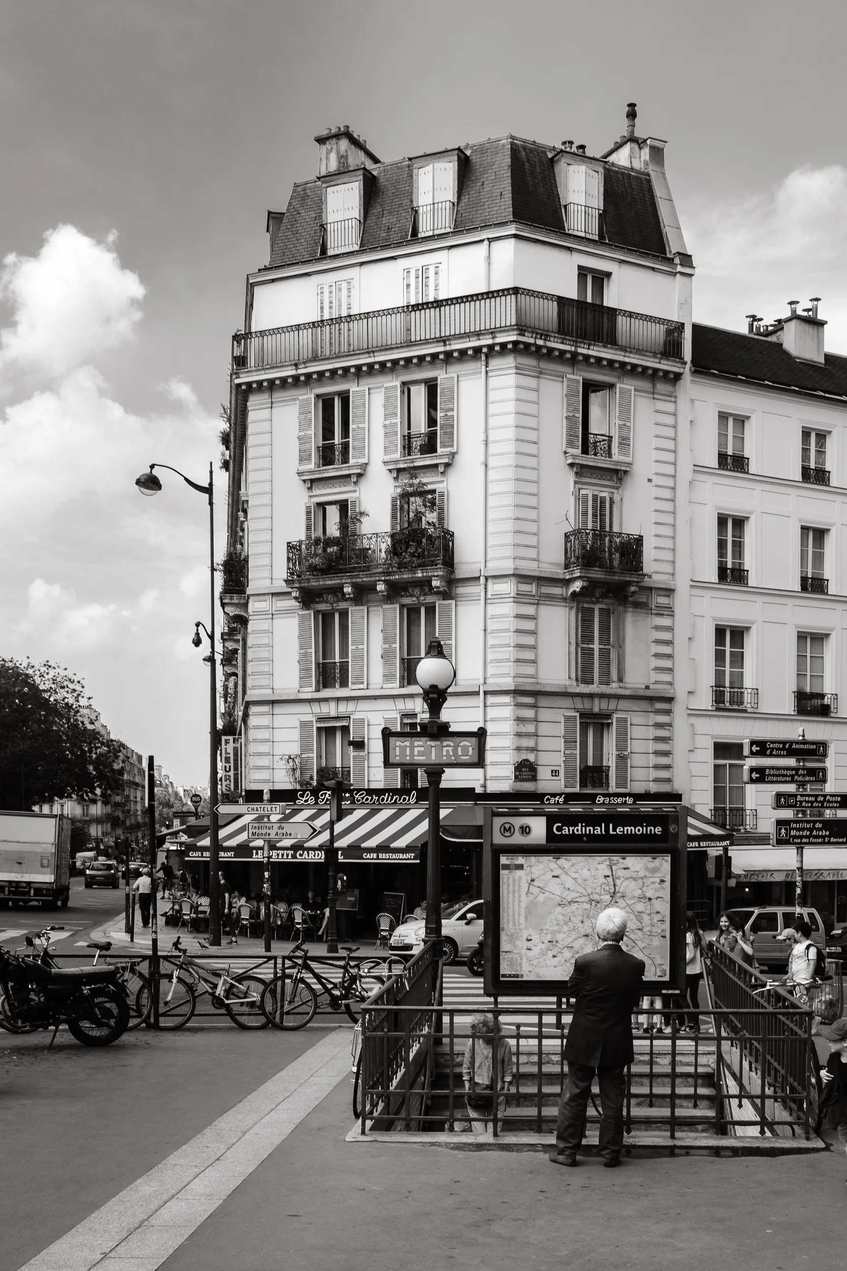 Find the way, Paris