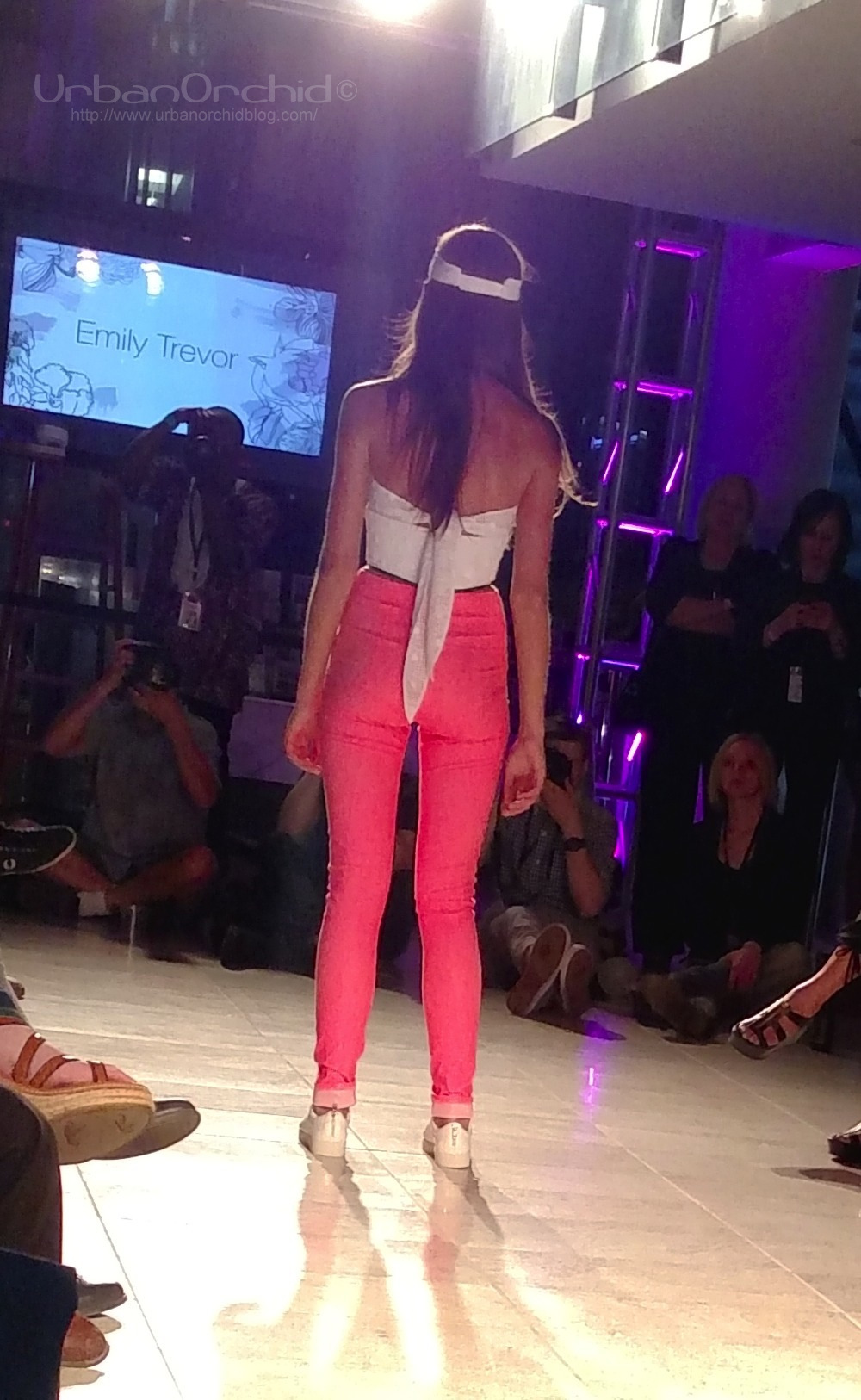  Look by Emily Trevor. Those pink pants are awesome, and again I love the bow. 