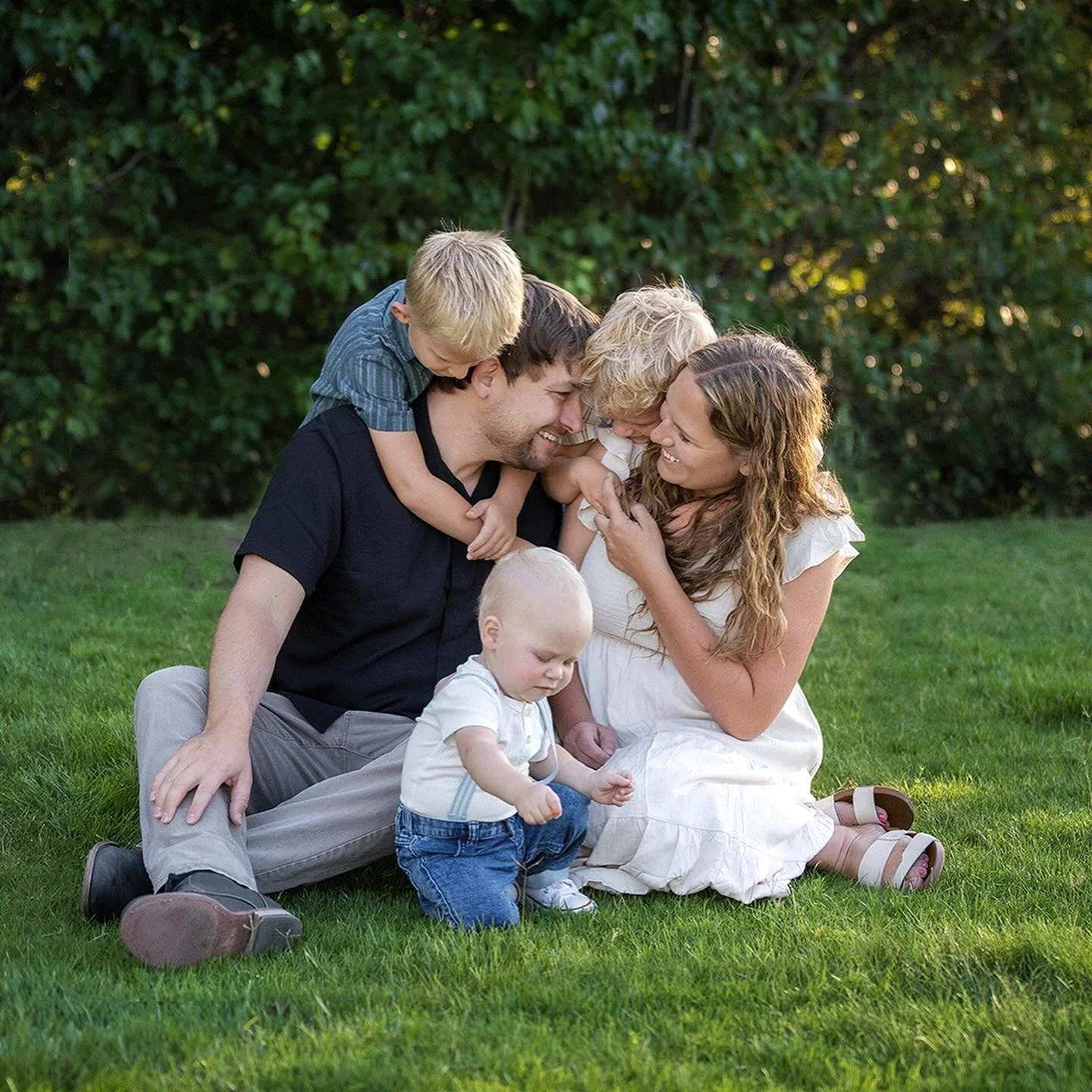 So much love, and so much energy all in one family. This photo shoot is a celebration of the little guy&rsquo;s first birthday. His smile makes me so happy.