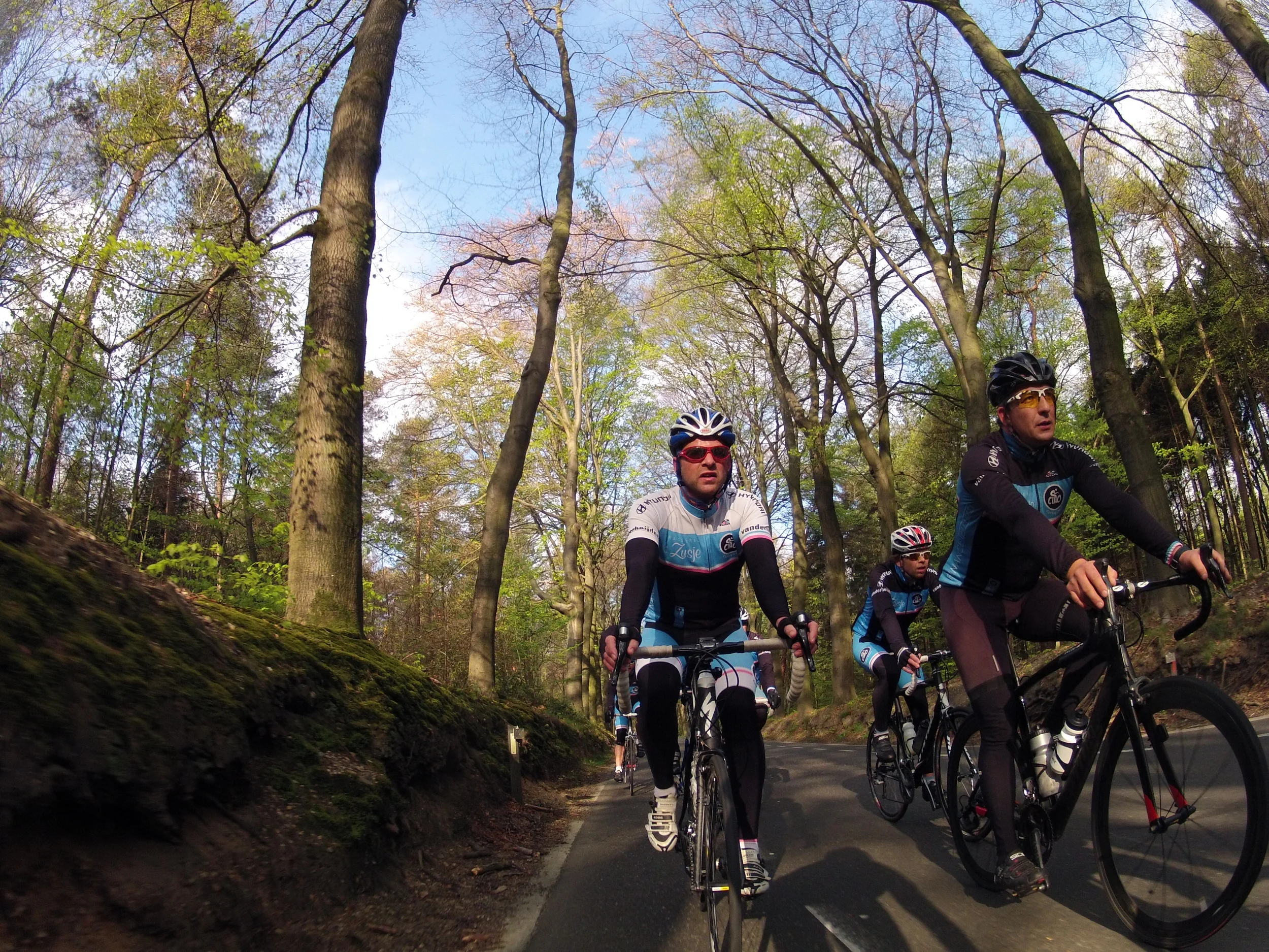 Een prachtige woensdag avond in het voorjaar. Lekker om half 7 op de fiets voor een rondje Groesbeek en Berg en Dal. Fantastische actiefoto's genomen met de "GO PRO" van Michiel.