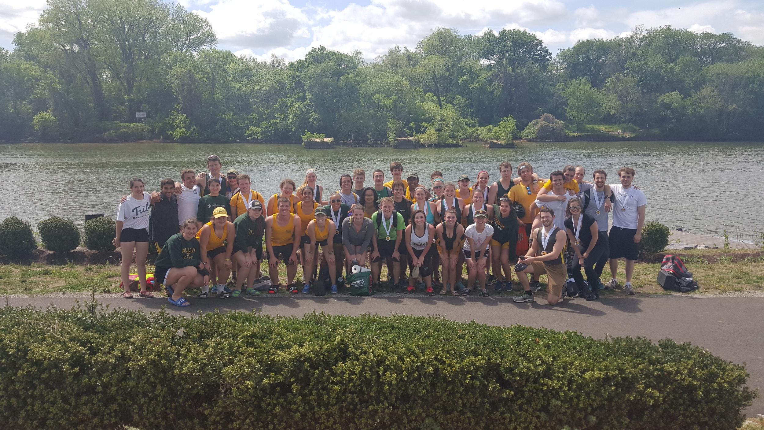Rocketts Landing 2016 Team Photo with Alumni