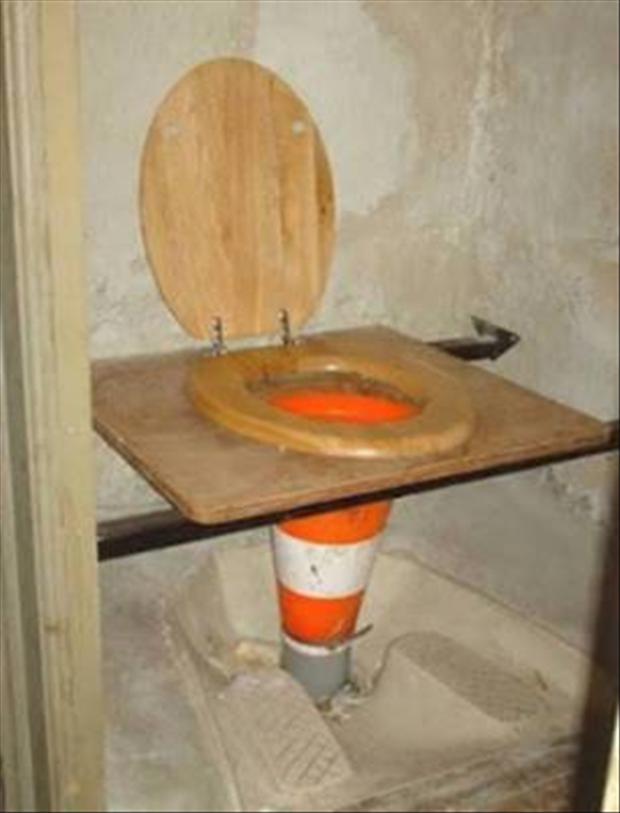 funny-plumber-bathroom-fixes-dumpaday-13.jpg