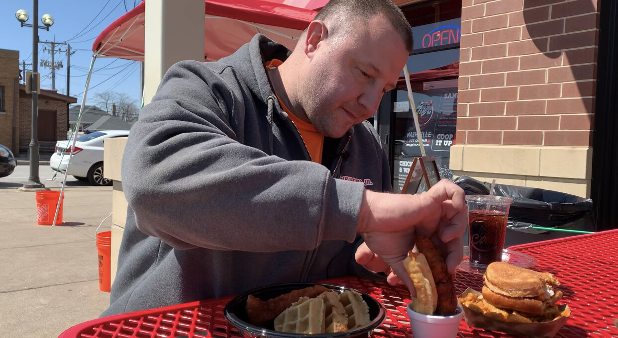 Fry The Coop in Oak Lawn 