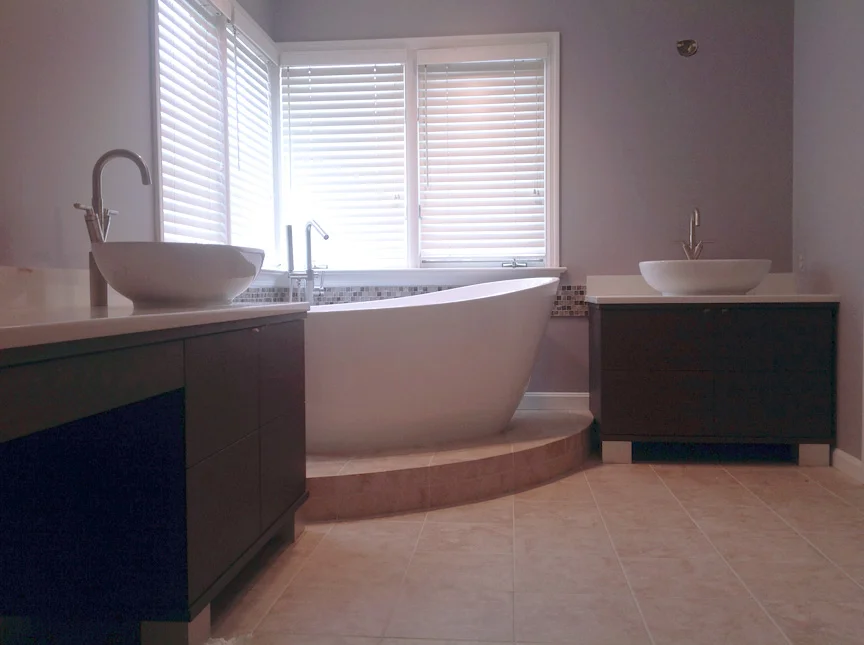 bathroom_tub.jpg