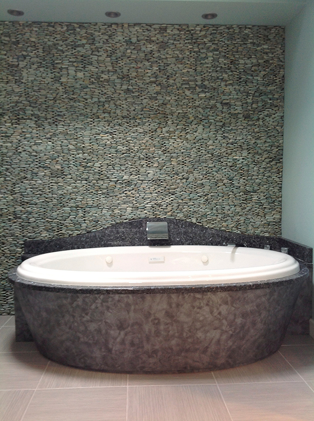 bathroom_tub_pebble.jpg