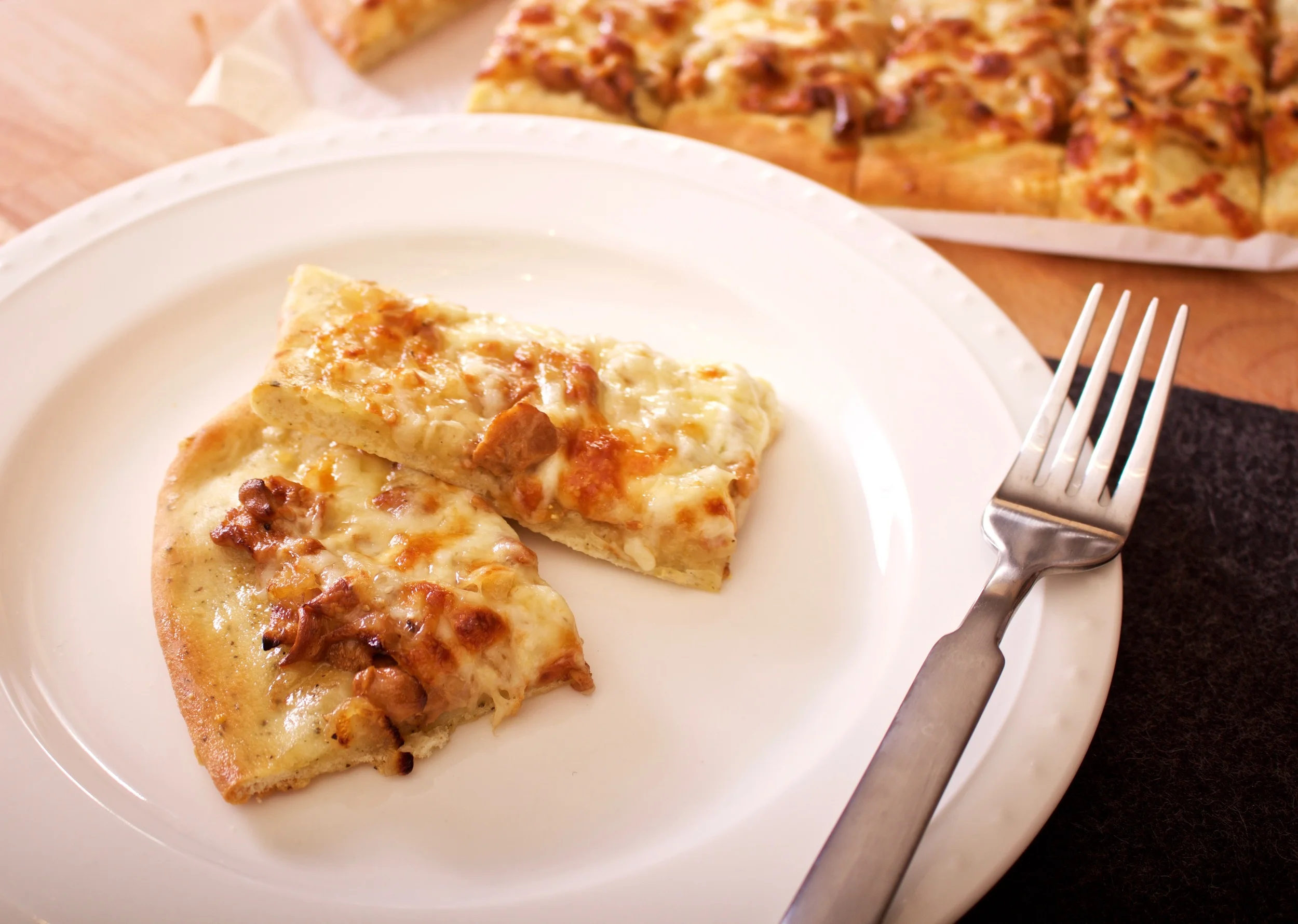 Caramelized Onion and Mushroom Flatbread — Land of Noms