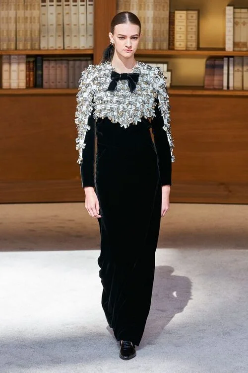 FALL 19 RUNWAY