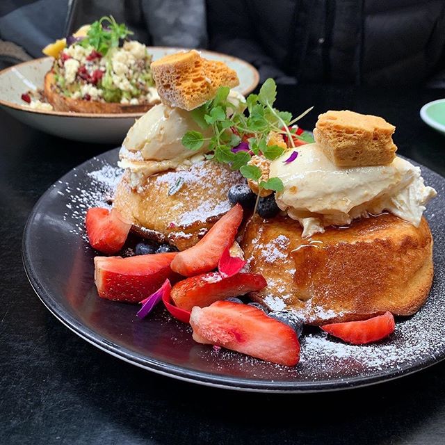 Nothing hotter to help defrost the last bout of Melbourne chill than our Hobba Hotcakes. 🥞 Get a lick of this saucy stack! 🥄🍓 Image cred : @thefuerstbite 🔥