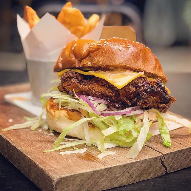 Post Grand Final feeds never looked so good. 
#Regram: @burgerquest_melbourne
@hobbaprahran 🐺 We&rsquo;ll be sinking Spicy Southern Fried Chicken and 🍺 battered 🍟 all week. Congrats to all the 🐯 supporters!