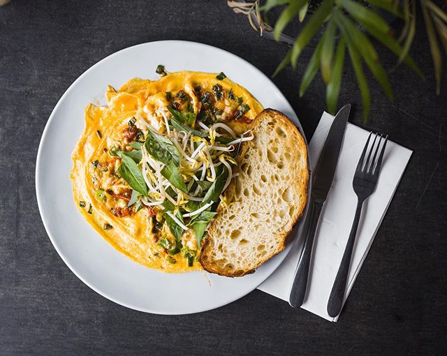 Living for the FILL of it. ✌🏼 Fuel yourself for the next large &lsquo;n in charge day with a Thai chilli crab omelette, bean sprouts &amp; a sublime slab of sourdough. 🍳 🌶 #hobbawolfpack