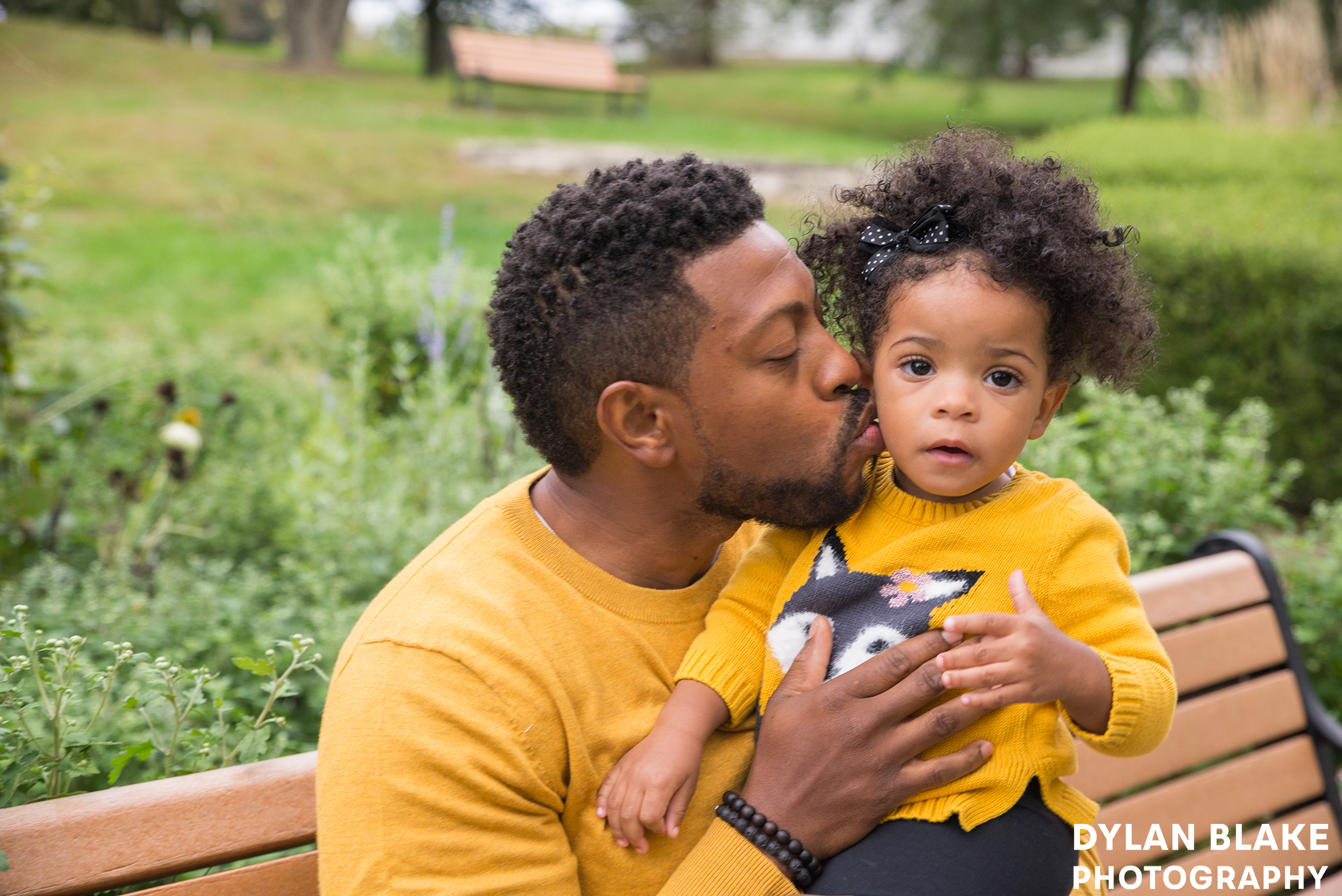 cruz-family-portrait-bowen-park-waukegan-02.jpg