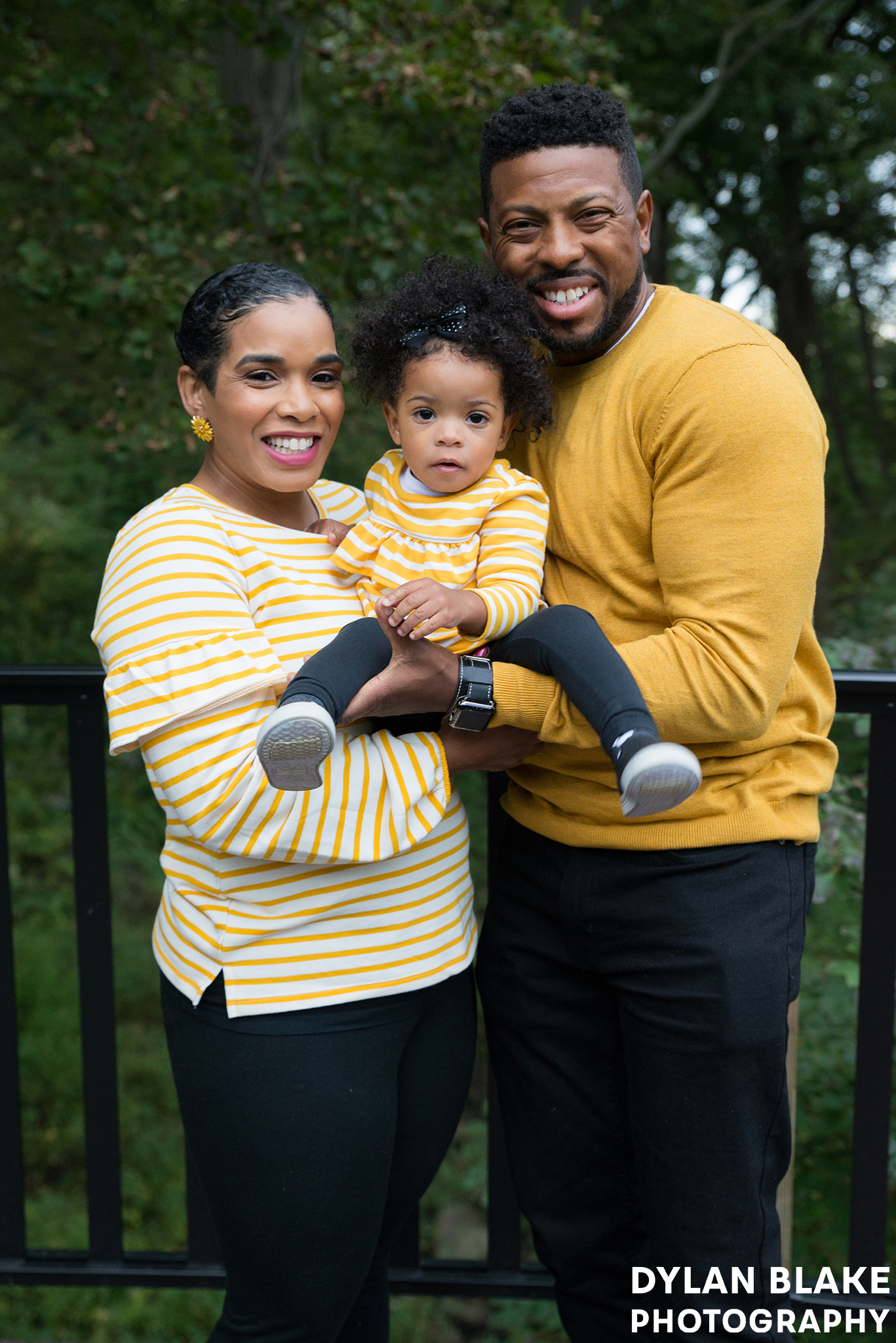 cruz-family-portrait-bowen-park-waukegan-14.jpg