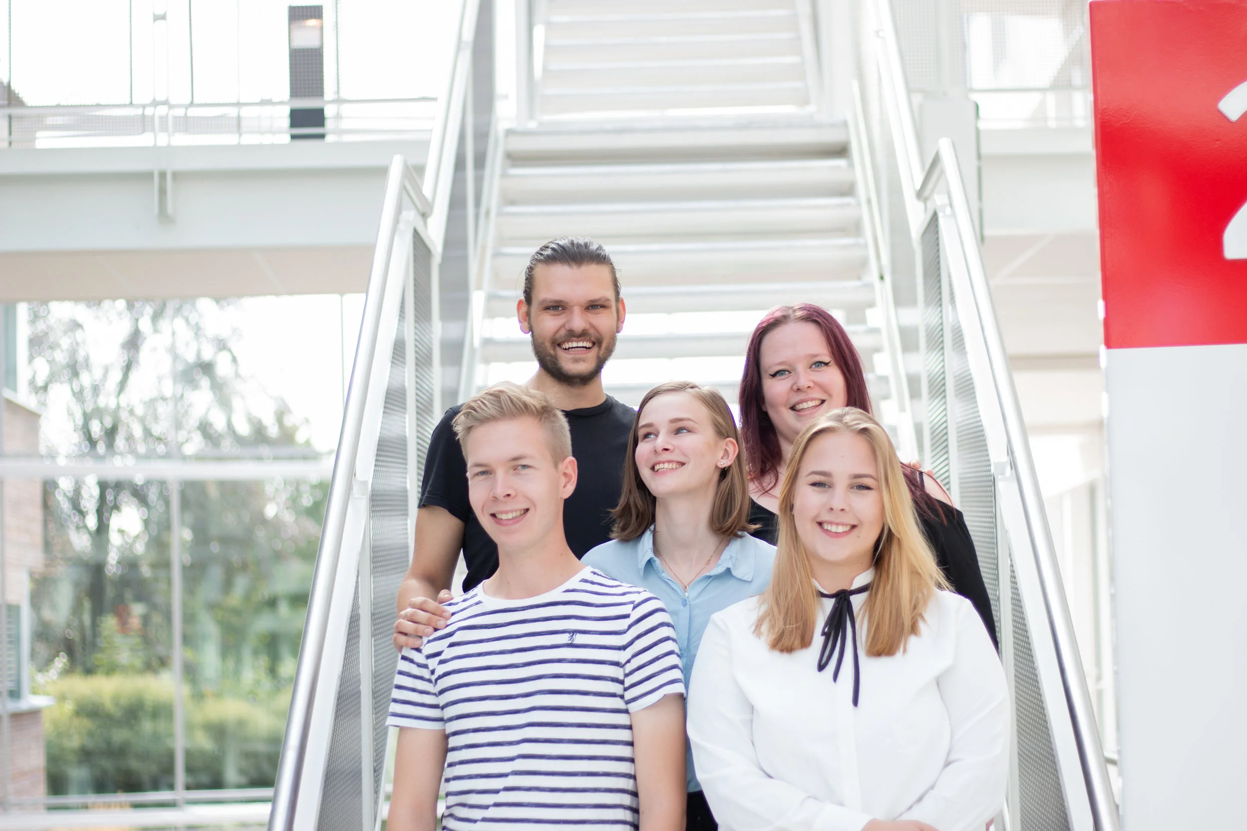 Velkommen til oss! Robert Vilimas, Jane Martinsen, Anders Moen Kaste, Ingeborg Sanna, Eilén Irene Holt og Sandra Jensen er Viadukt-teamet!