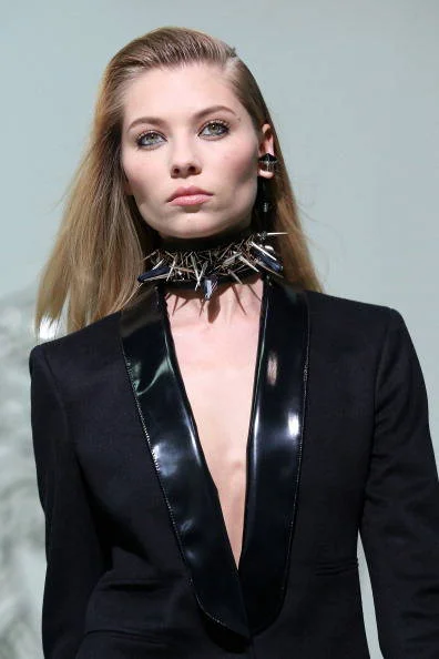 collana-stile-punk-versace.jpeg
