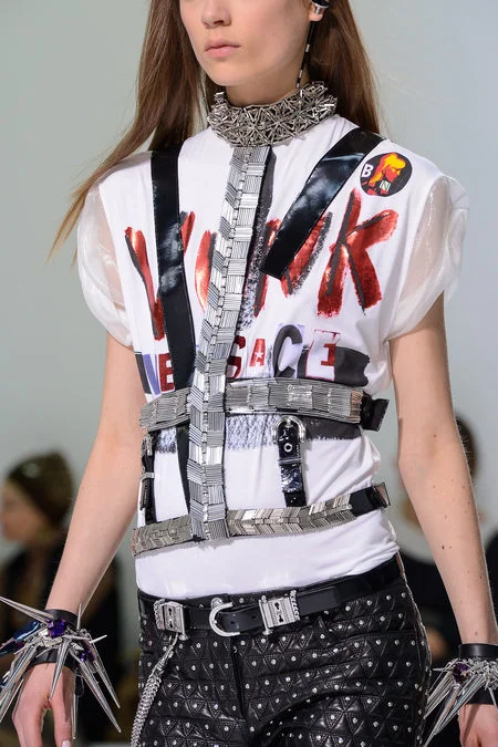  Versace Fall Winter 2014. Embroidery by Meera Embroidery. For a quotation please contact: info@meeramittal.com 