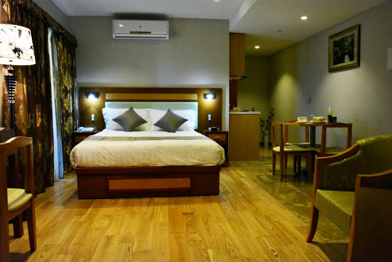 BEDROOM.jpg