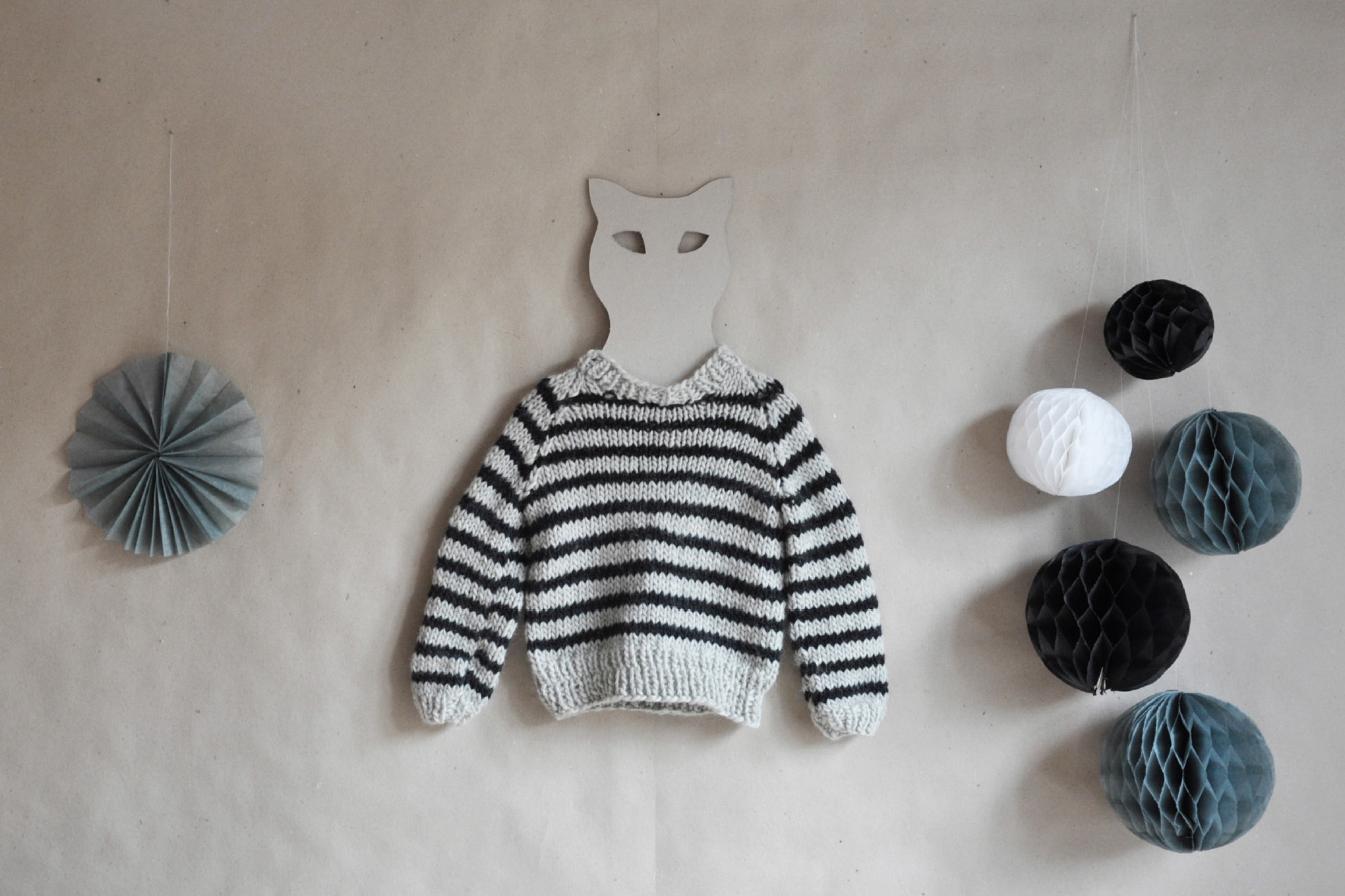 THE MJAU SWEATER_L.jpg